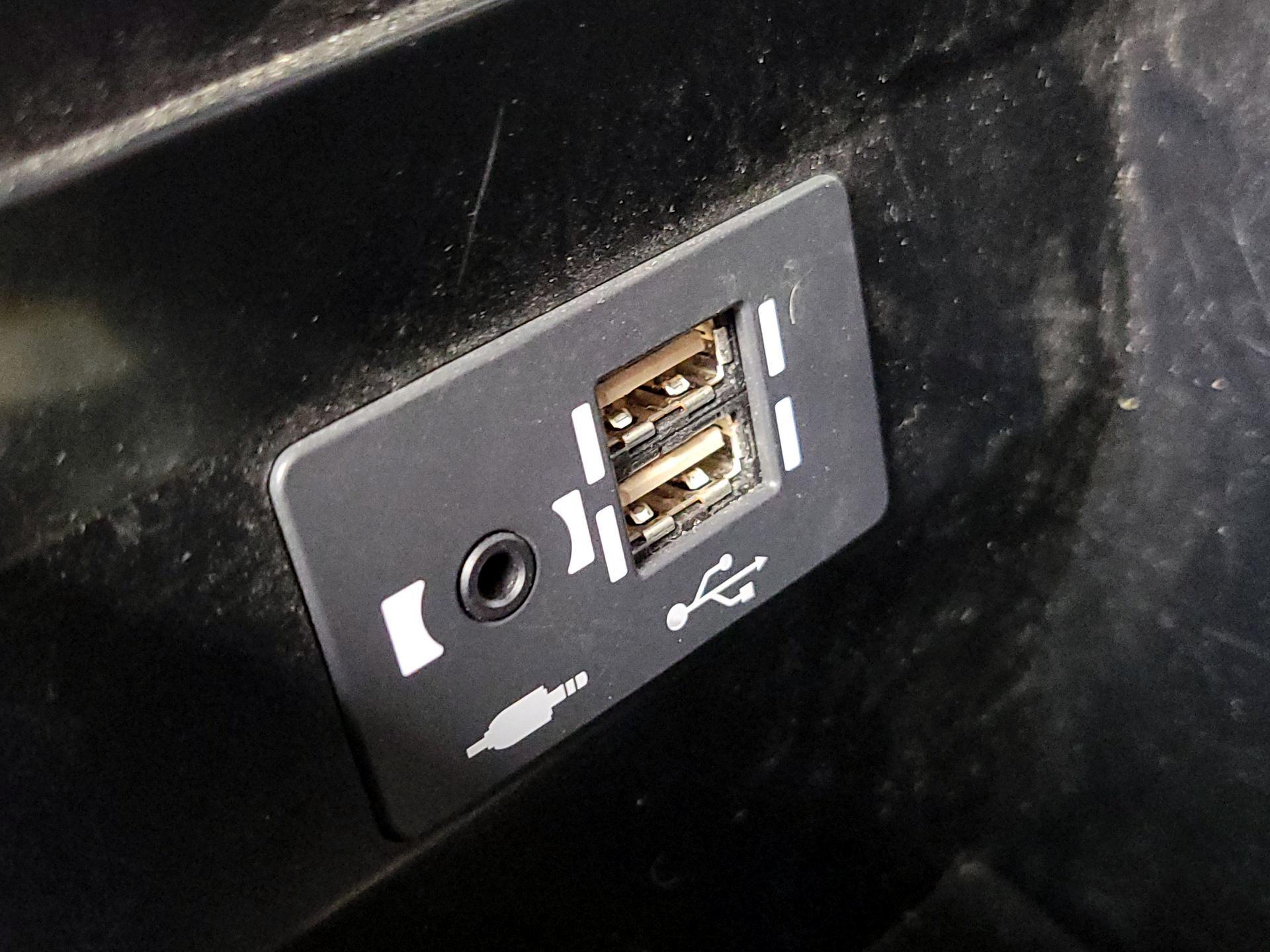 Thumbnail: 2021 Lexus UX - 18