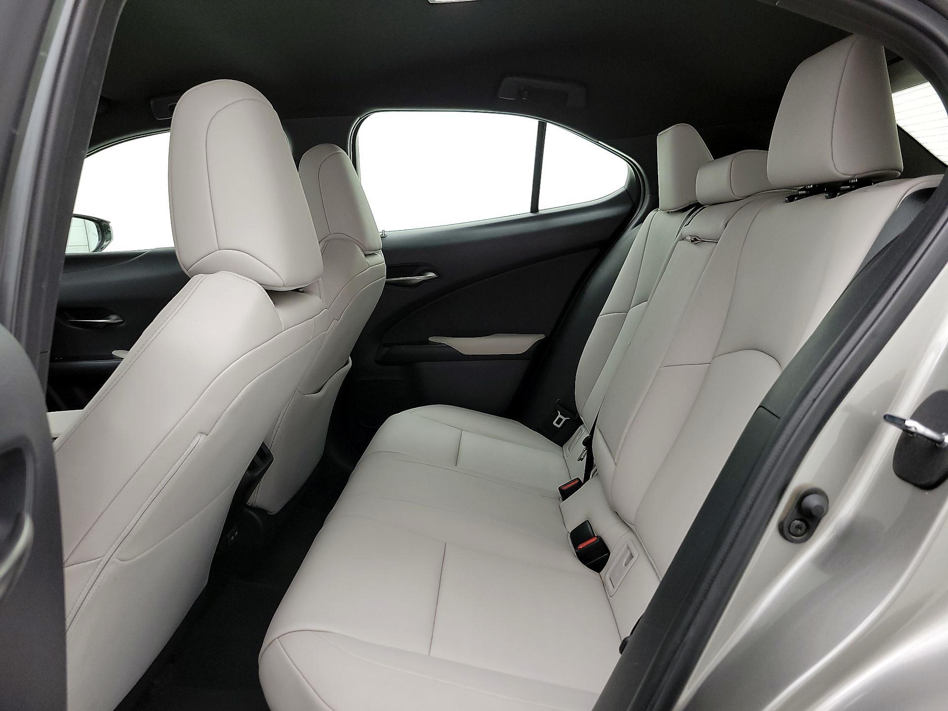 Thumbnail: 2021 Lexus UX - 19