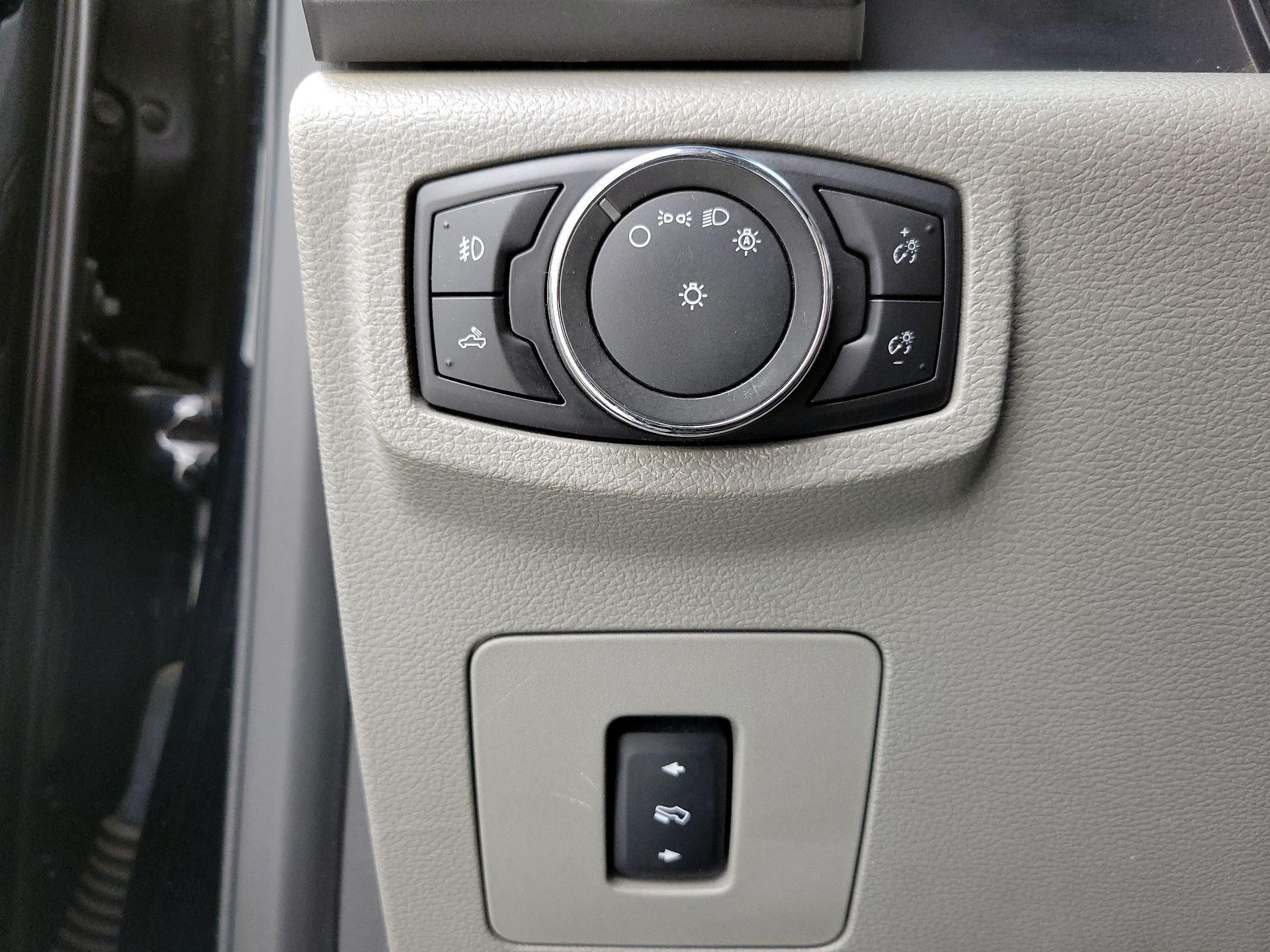 Thumbnail: 2016 Ford F-150 - 13