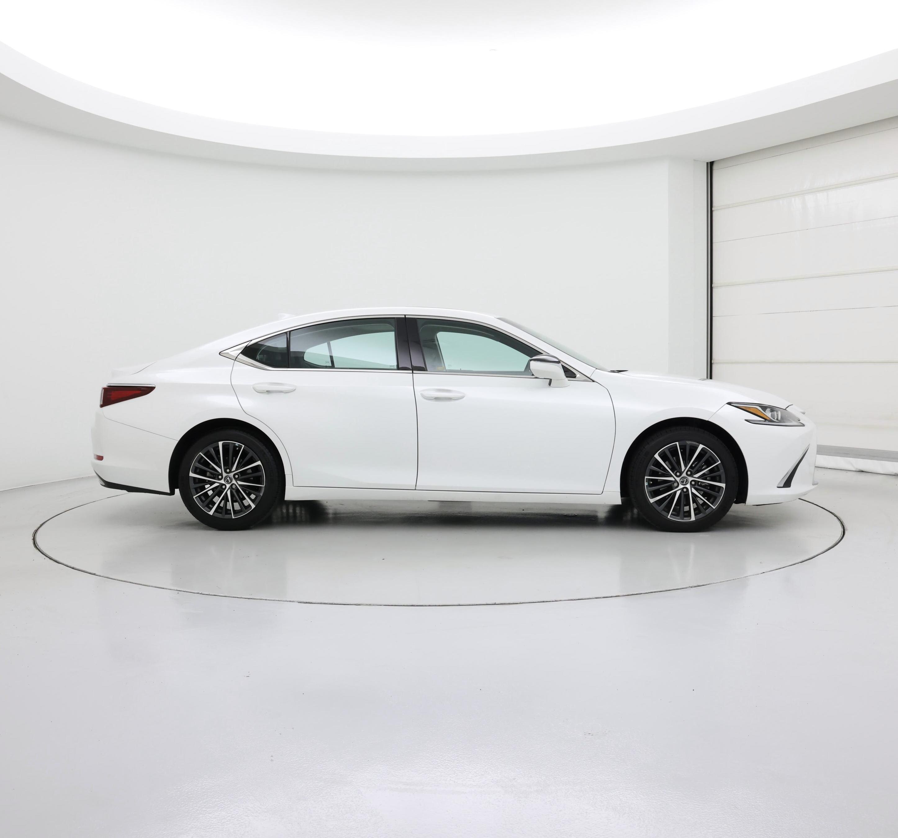 Thumbnail: 2022 Lexus ES - 7
