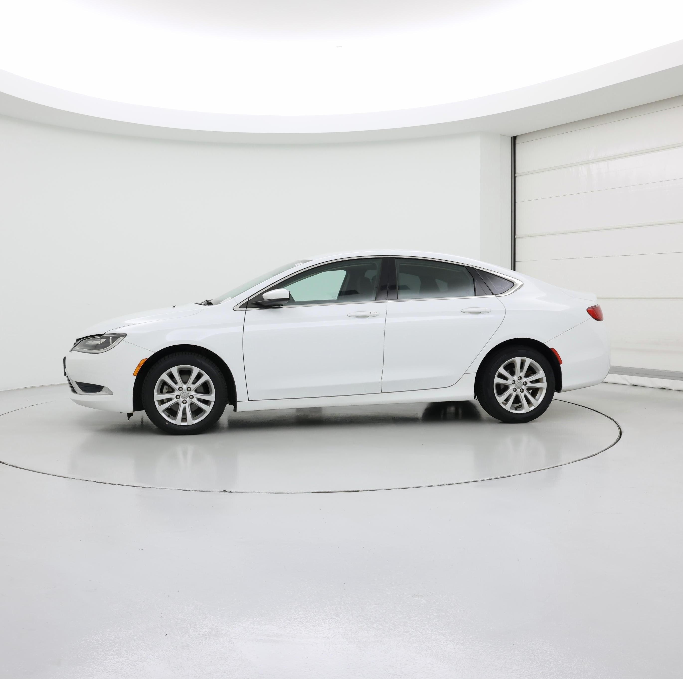 Thumbnail: 2015 Chrysler 200 - 3