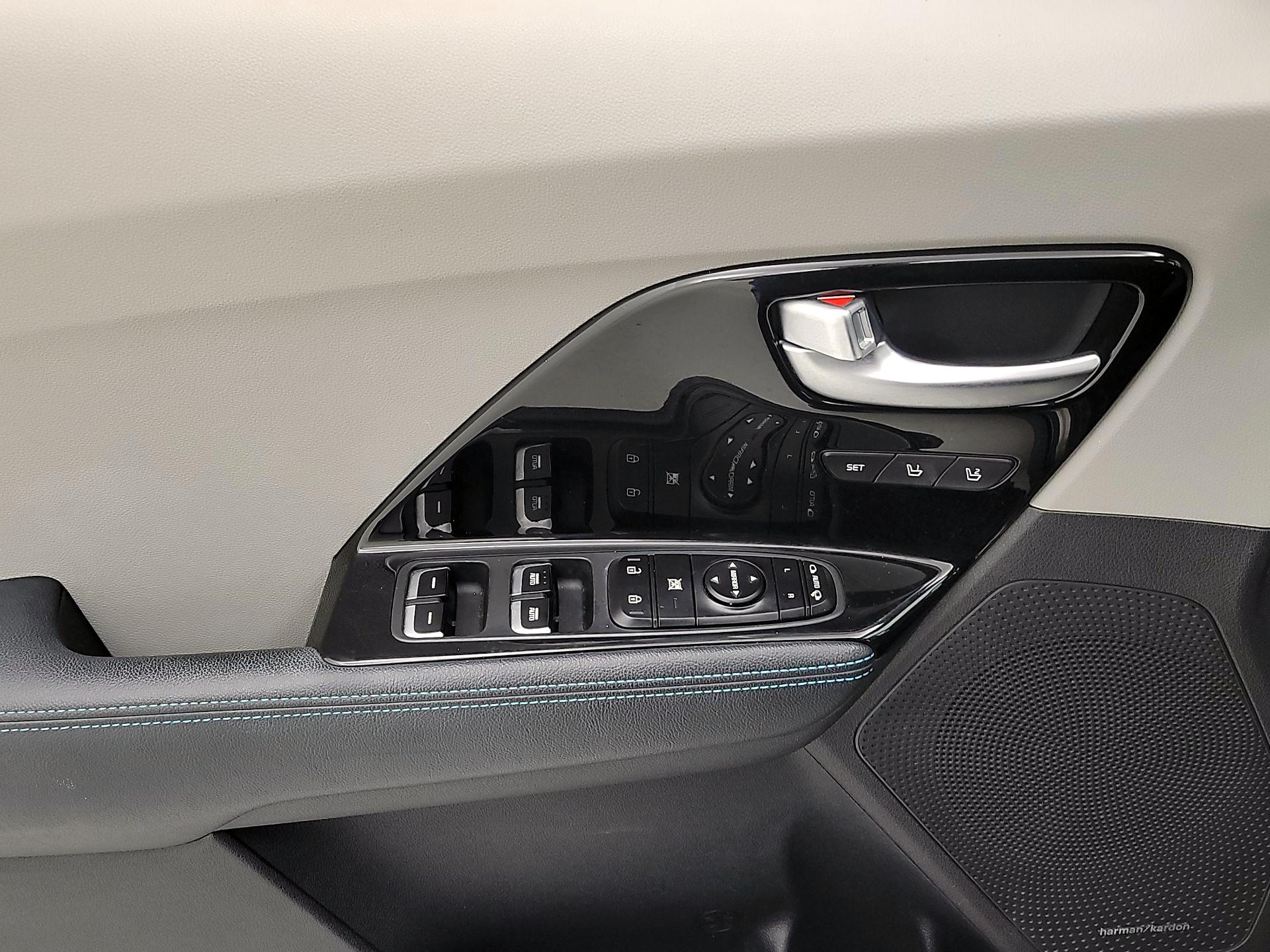 Thumbnail: 2019 Kia Niro - 12