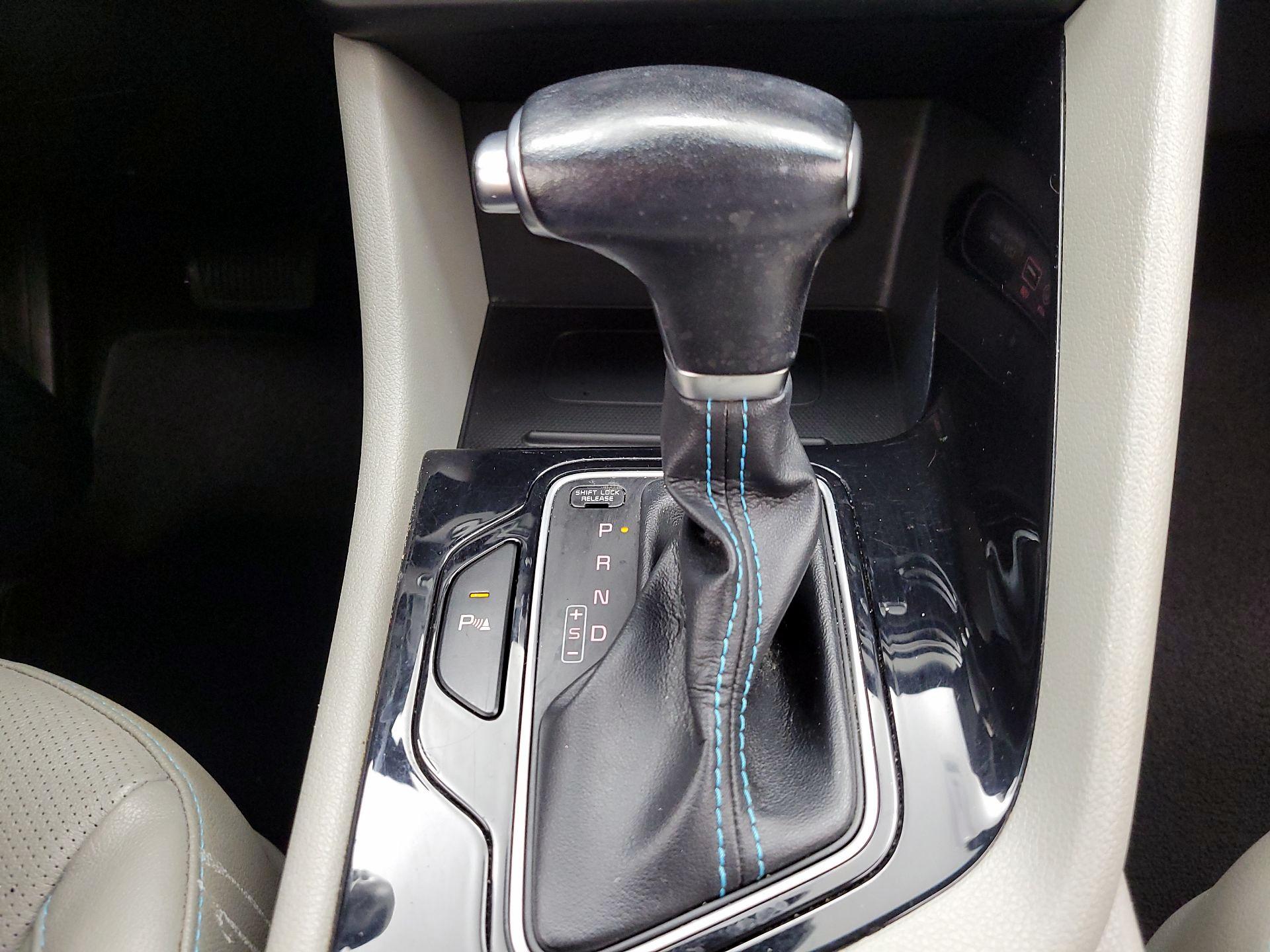 Thumbnail: 2019 Kia Niro - 18