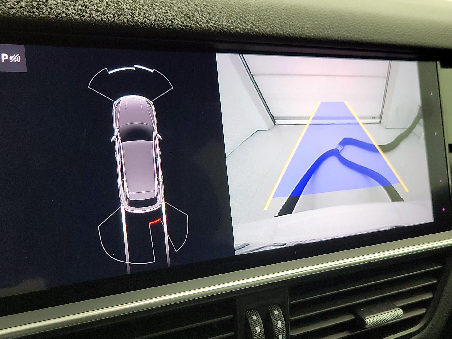 Thumbnail: 2019 Porsche Cayenne - 15