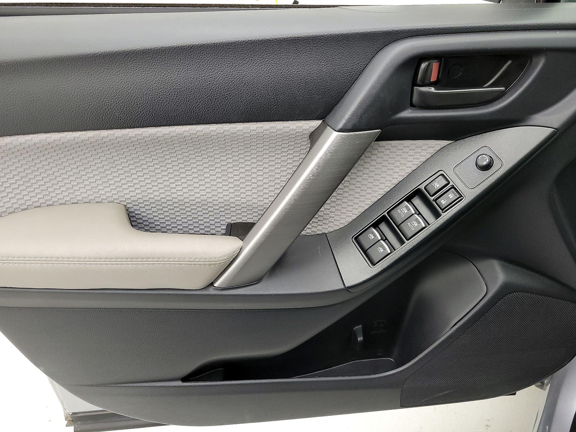 Thumbnail: 2017 Subaru Forester - 12