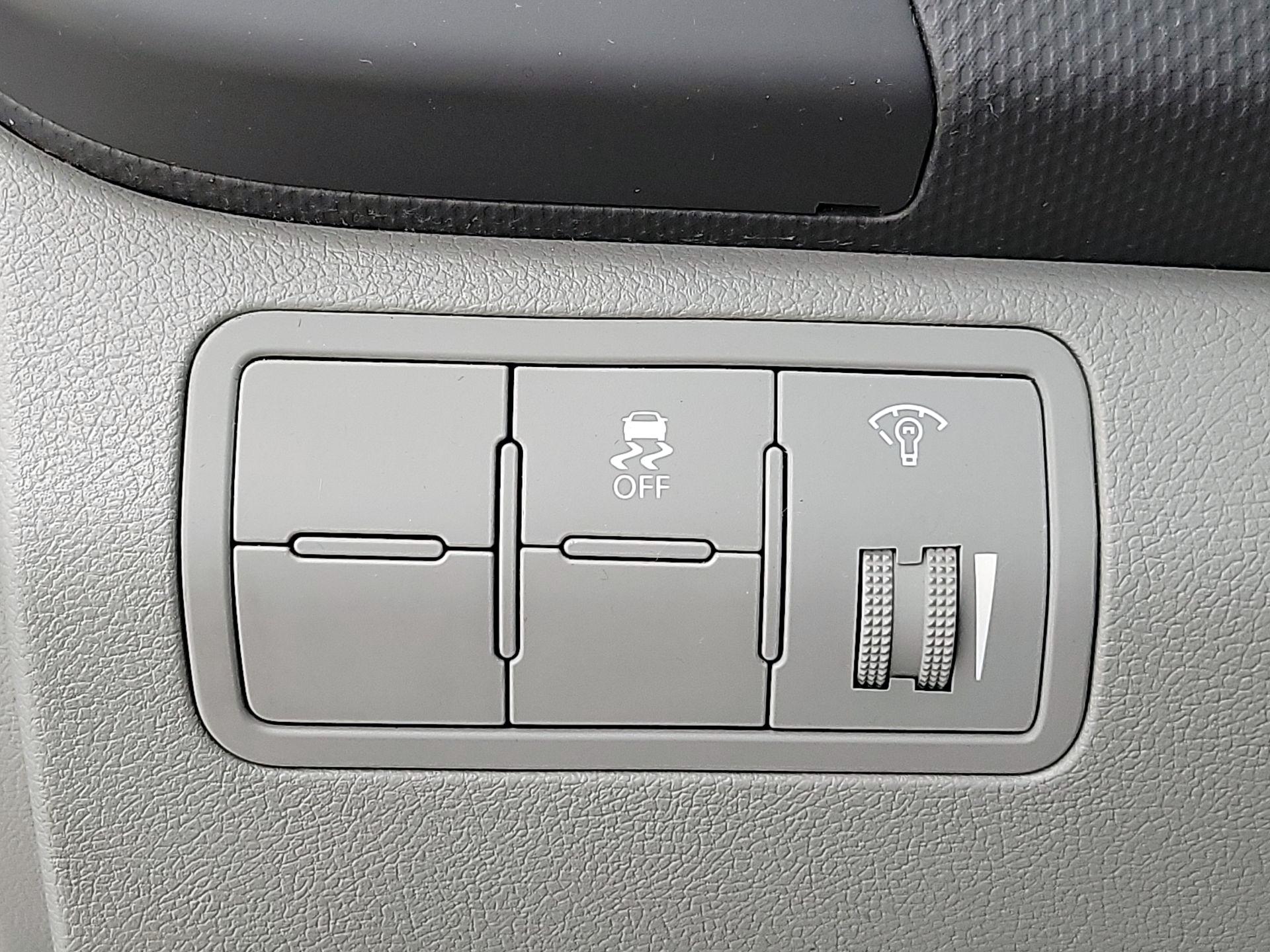 Thumbnail: 2016 Hyundai Accent - 13