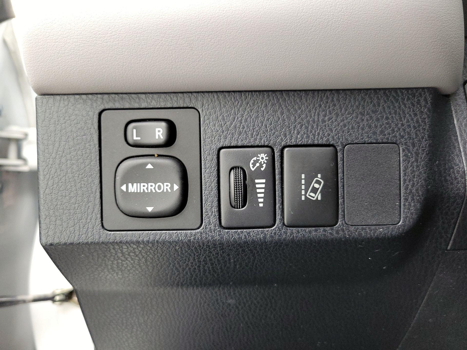 Thumbnail: 2017 Toyota RAV4 - 13