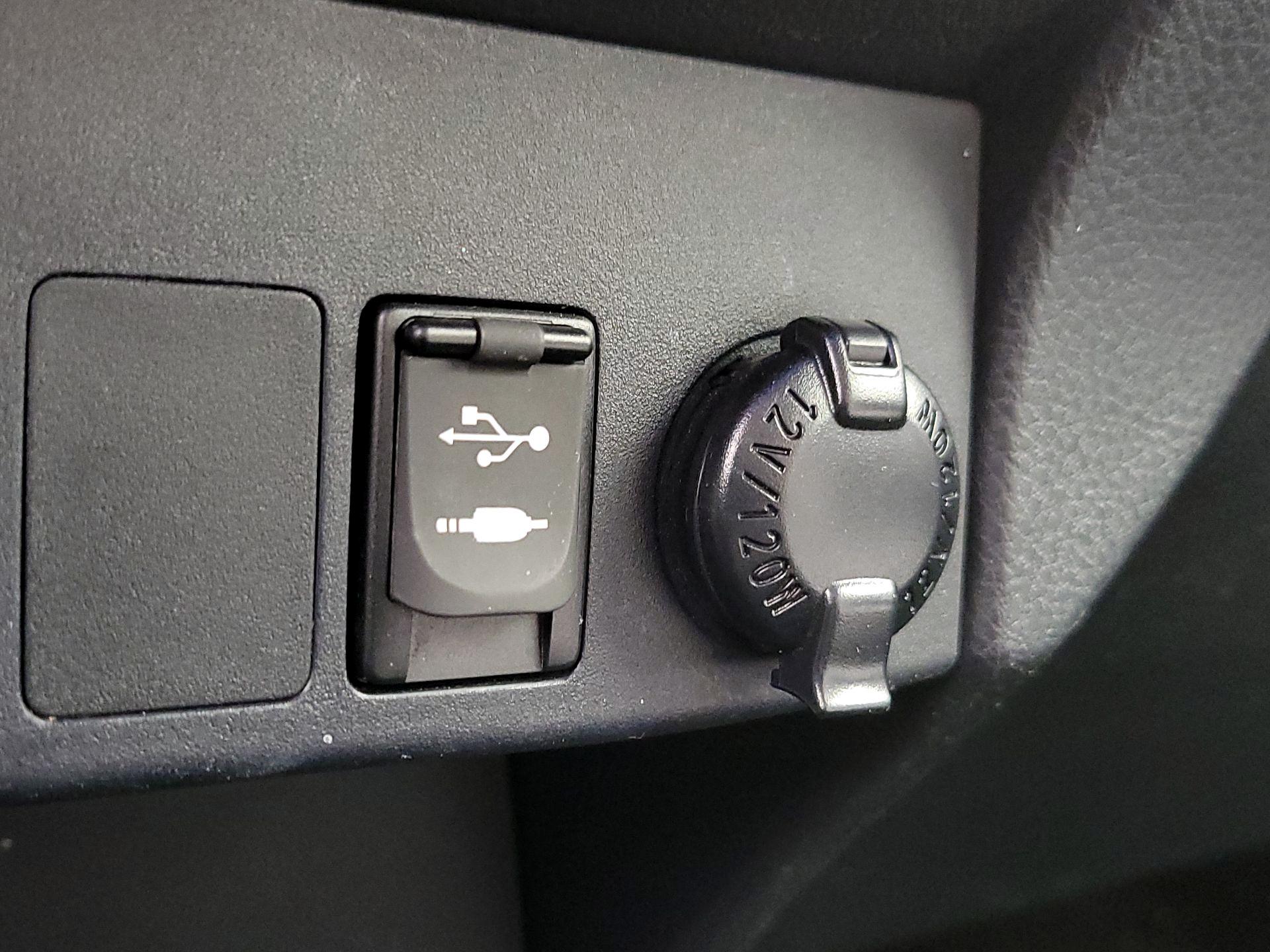 Thumbnail: 2017 Toyota RAV4 - 18