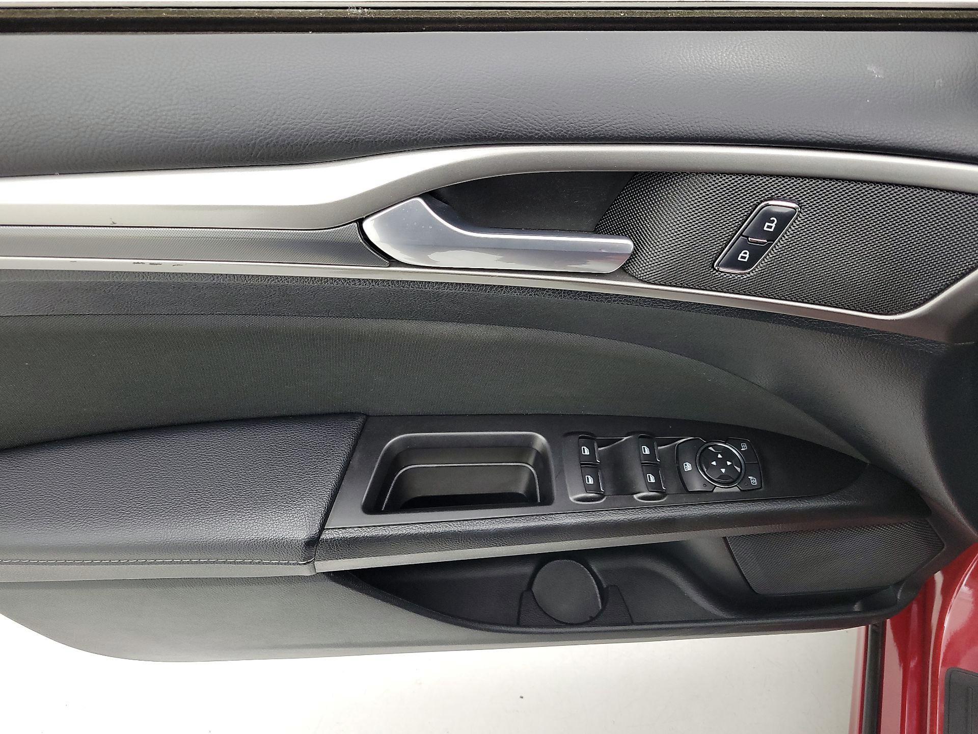Thumbnail: 2017 Ford Fusion - 12