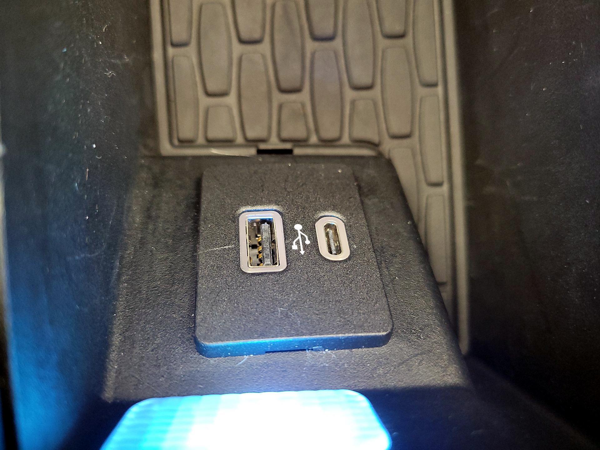 Thumbnail: 2021 Lincoln Aviator - 19