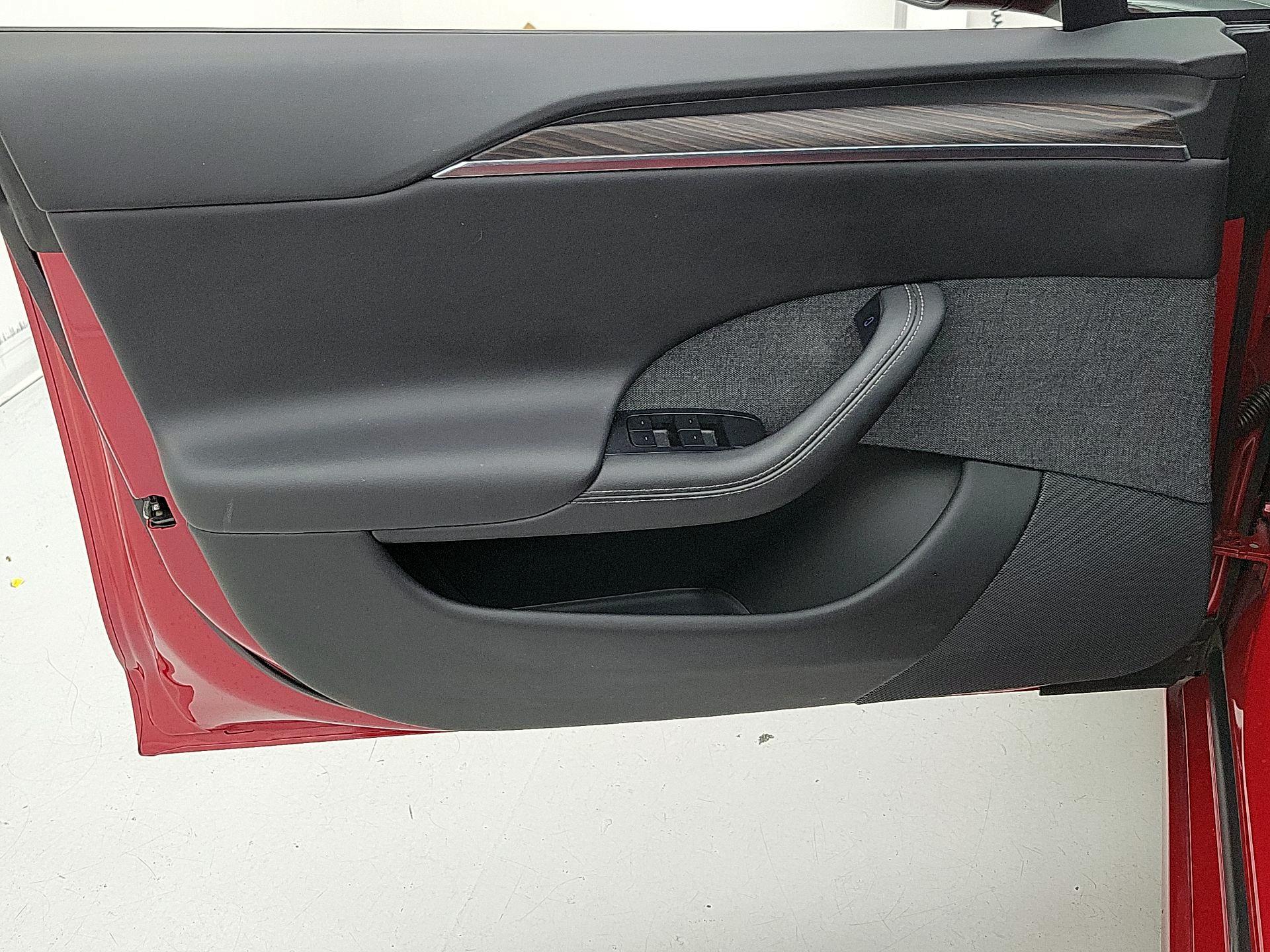 Thumbnail: 2021 Tesla Model S - 12