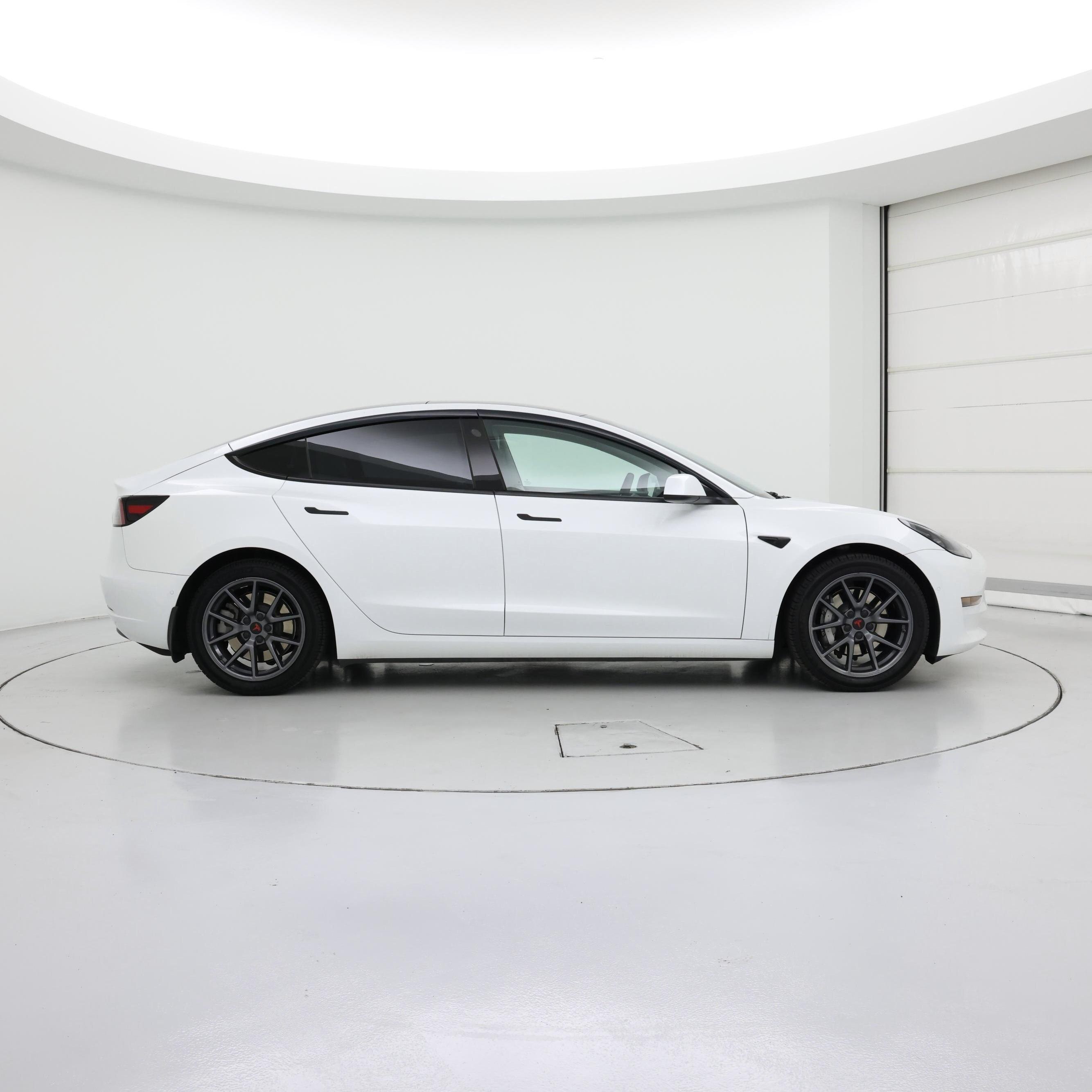 Thumbnail: 2022 Tesla Model 3 - 7