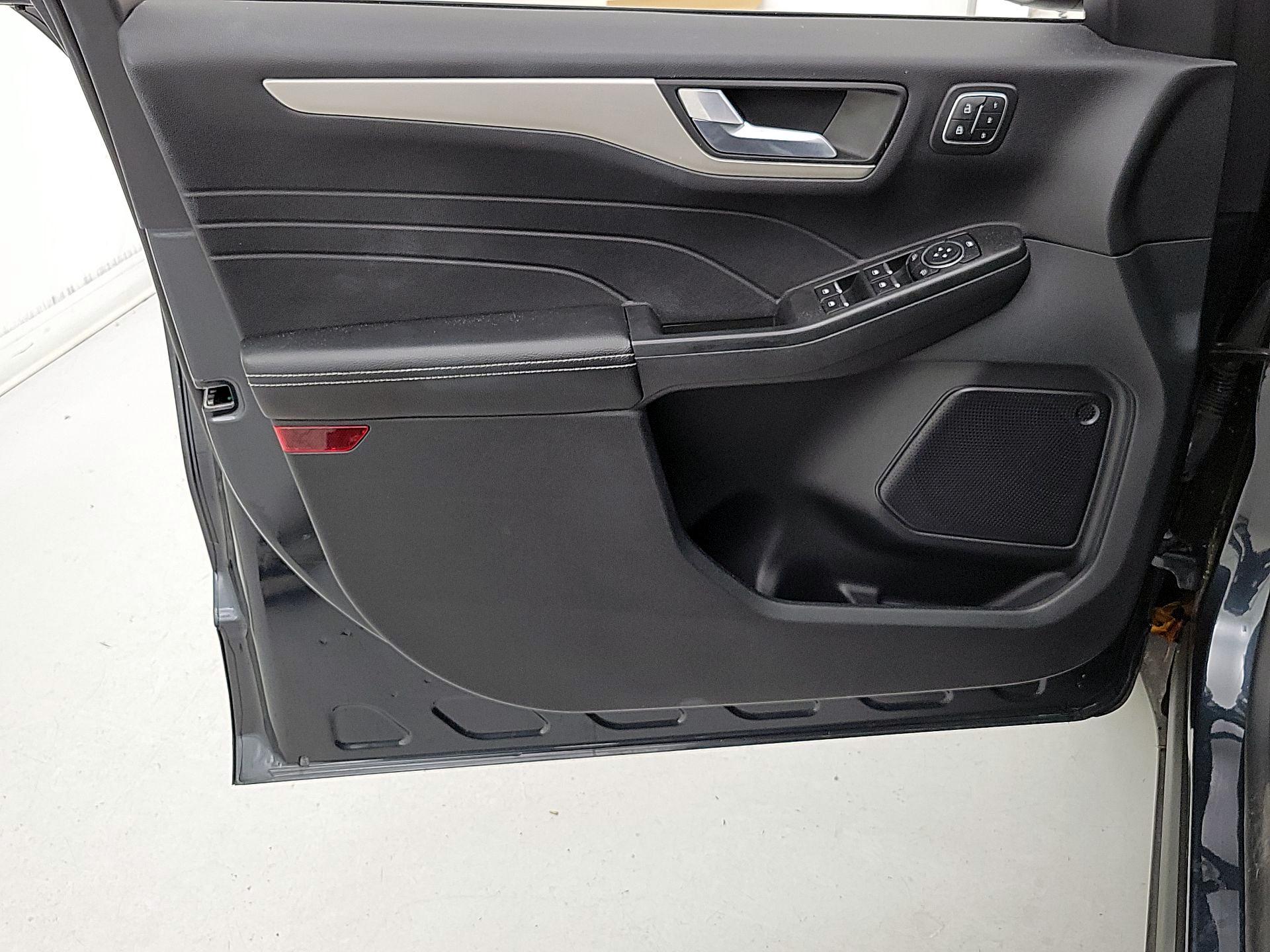 Thumbnail: 2022 Ford Escape - 12