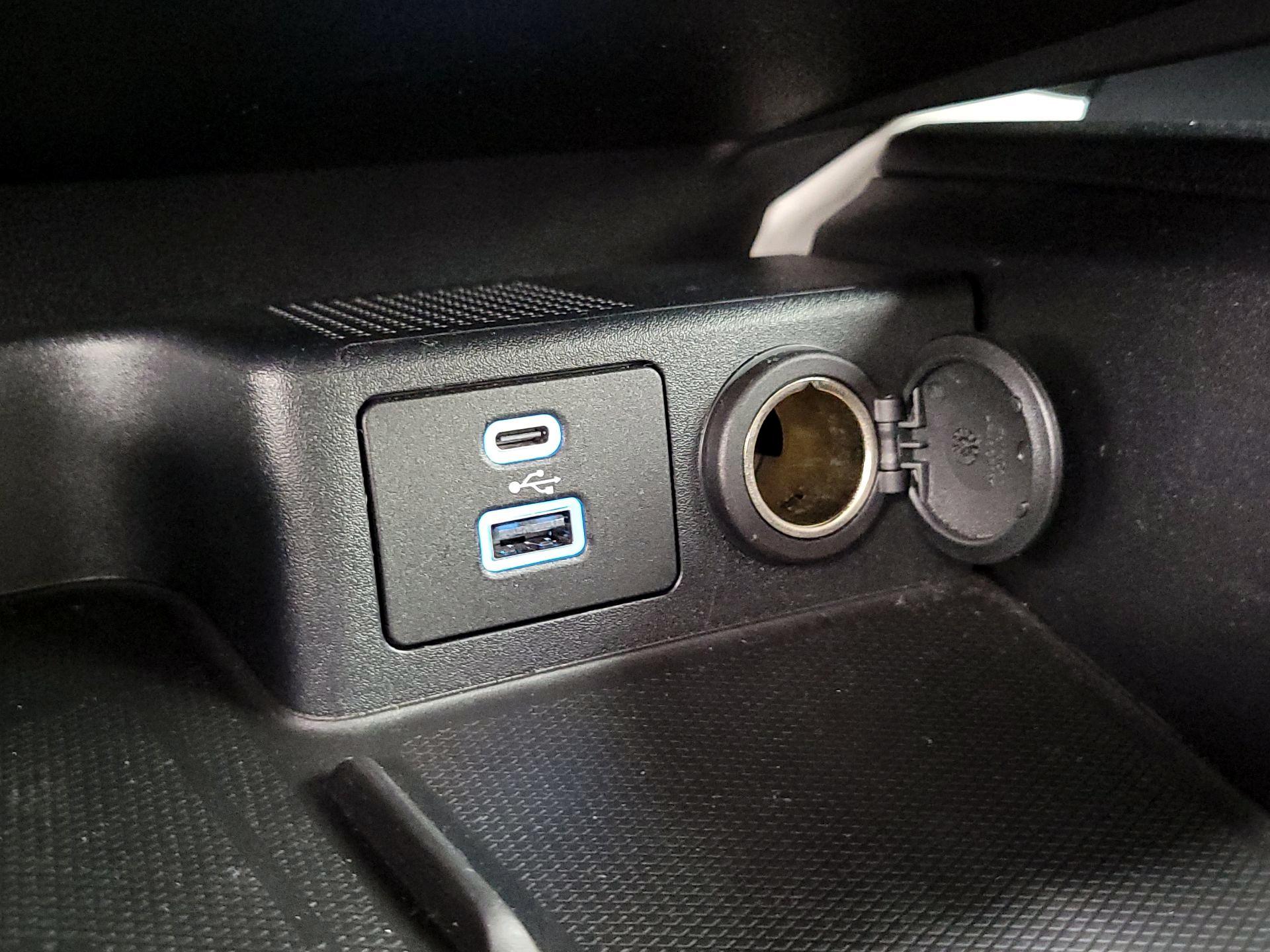 Thumbnail: 2022 Ford Escape - 18