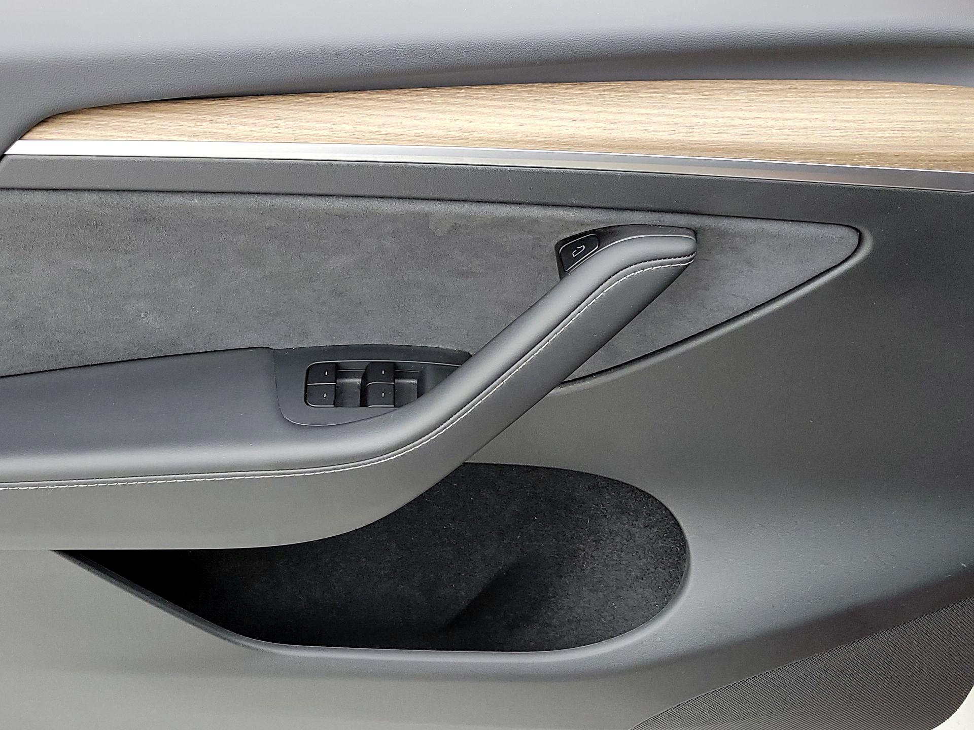 Thumbnail: 2025 Tesla Model Y - 12