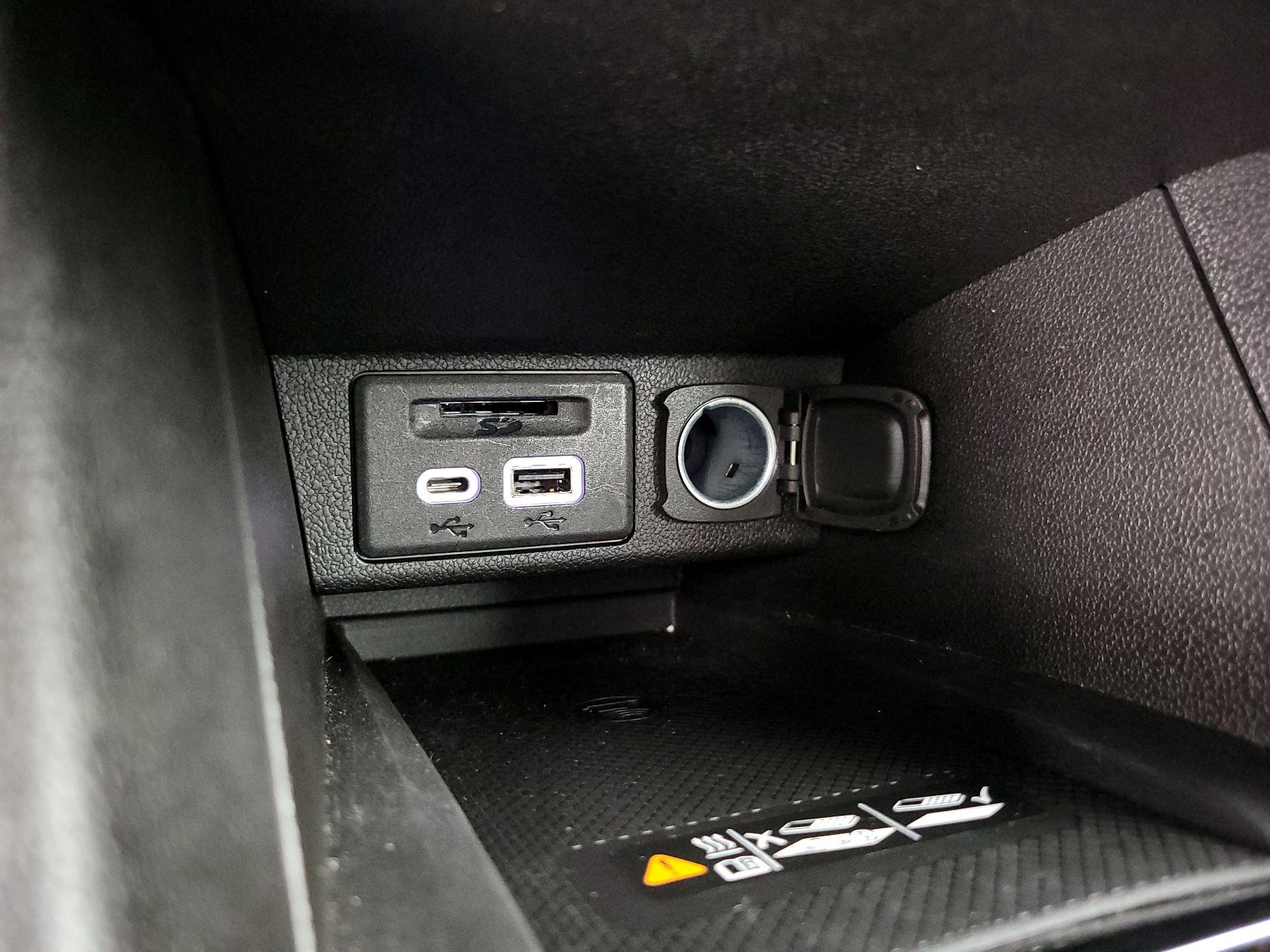 Thumbnail: 2022 Chevrolet Bolt EUV - 18