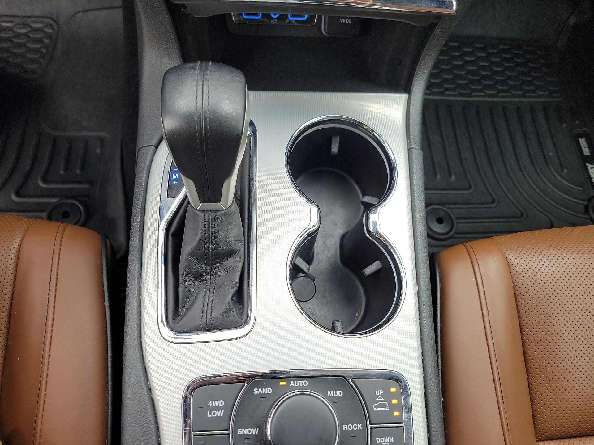 Thumbnail: 2020 Jeep Grand Cherokee - 18