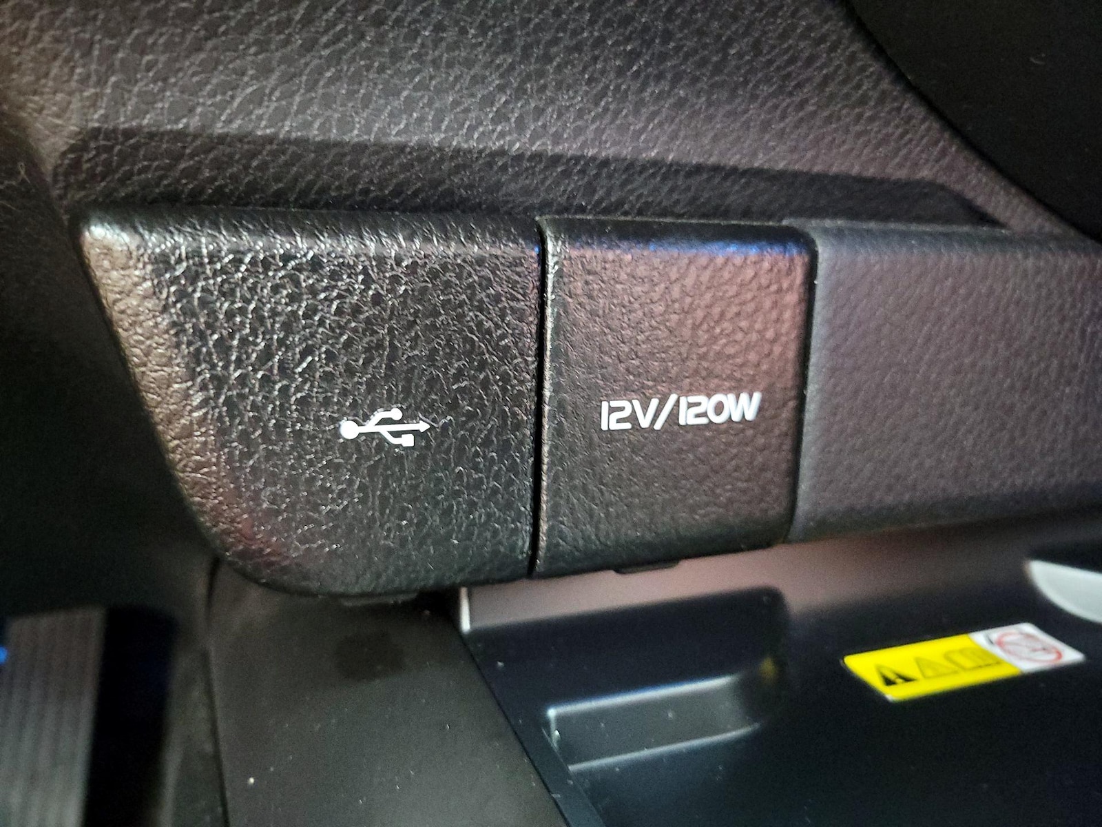 2023 Toyota Camry XSE - Photo 19