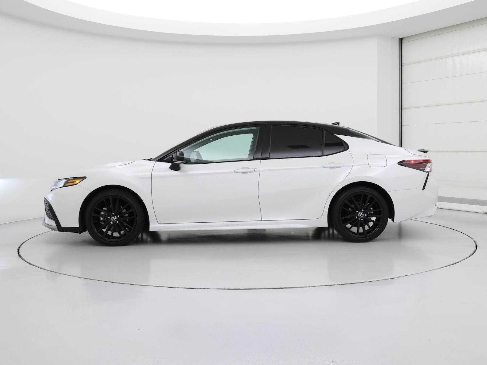 2023 Toyota Camry XSE - Photo 4