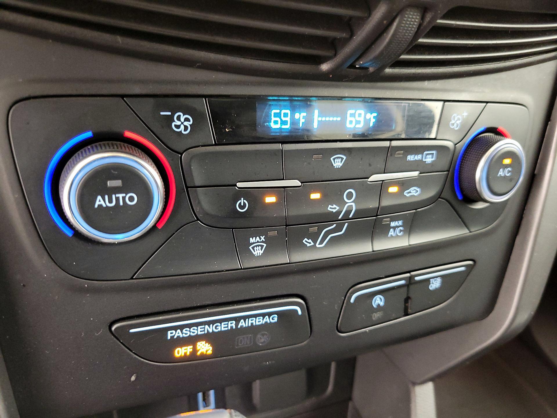 Thumbnail: 2017 Ford Escape - 16