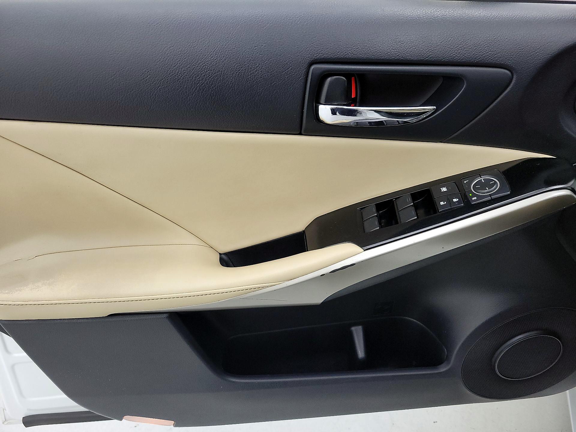 Thumbnail: 2014 Lexus IS - 12