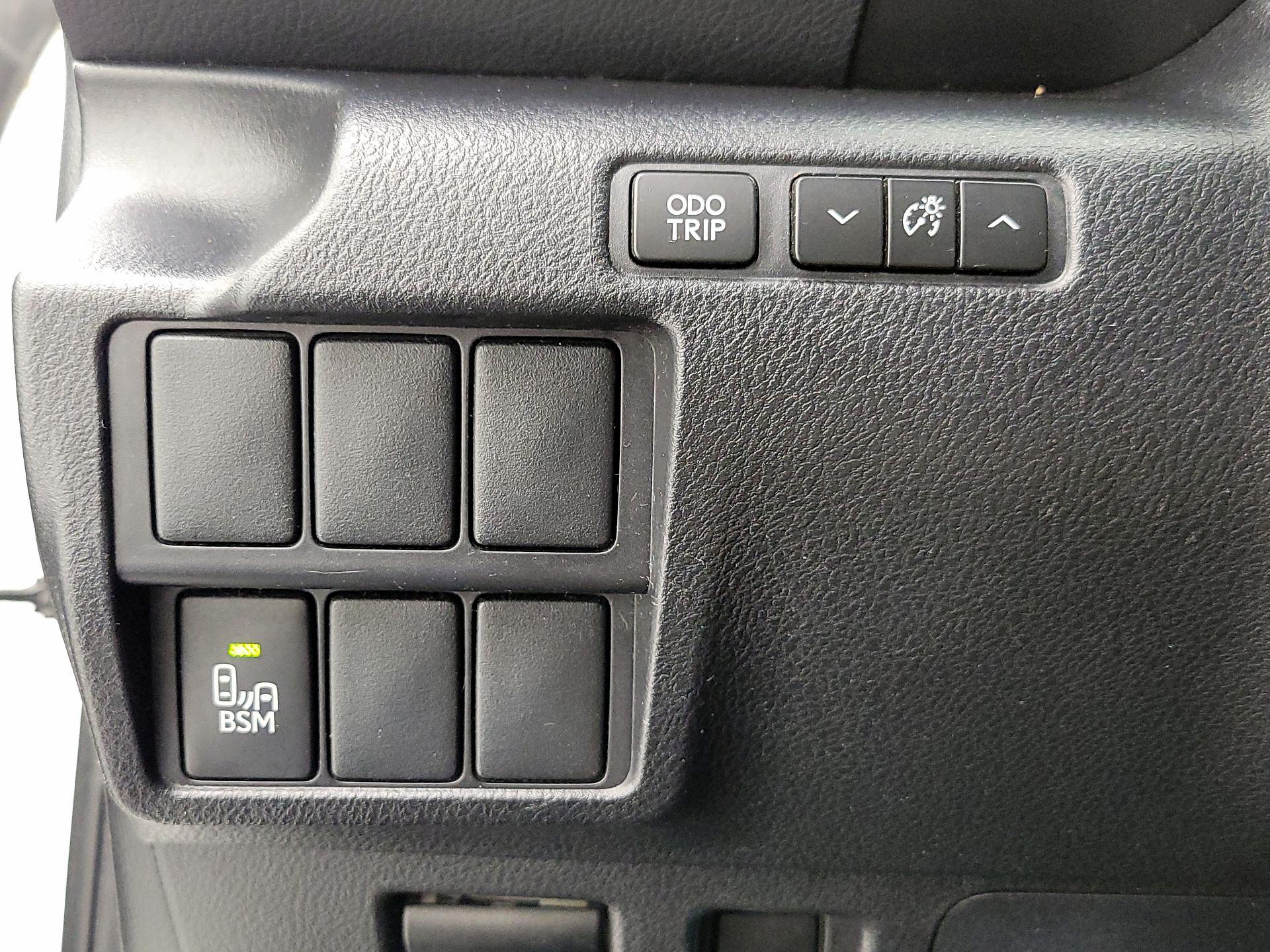 Thumbnail: 2014 Lexus IS - 13