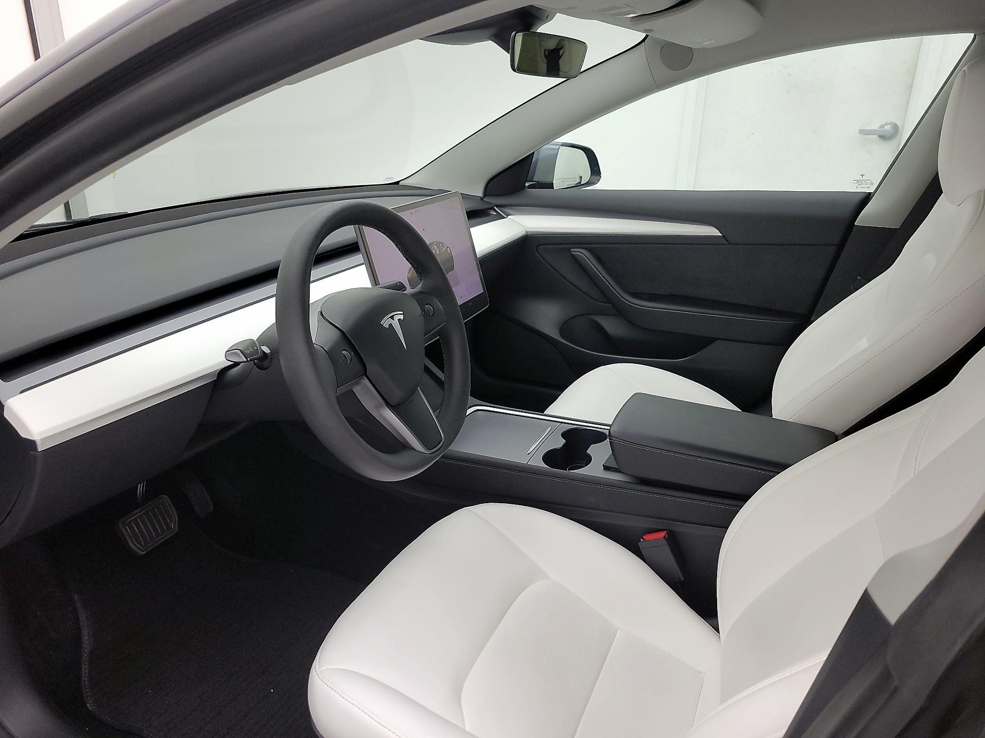 Thumbnail: 2023 Tesla Model 3 - 11