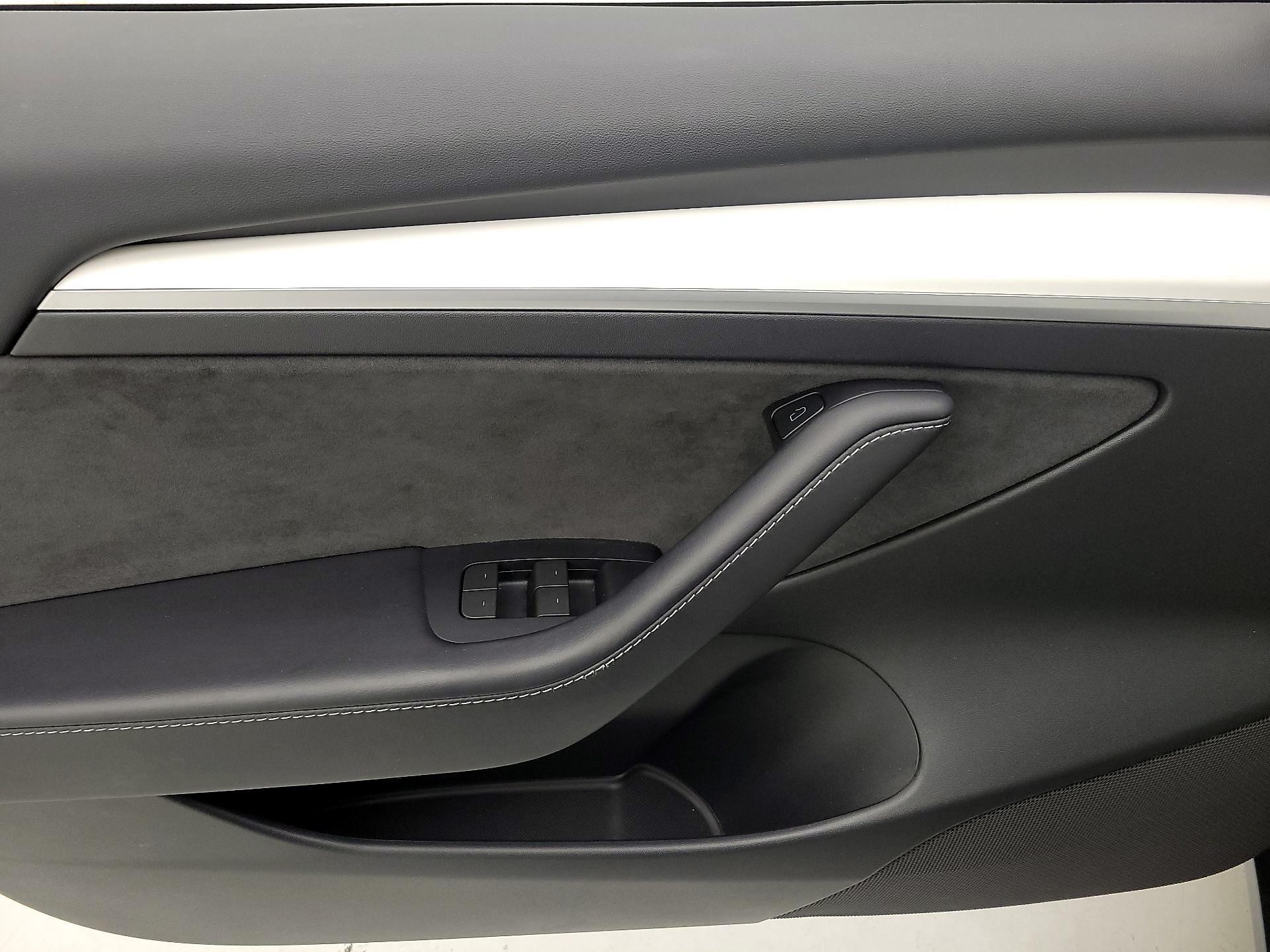 Thumbnail: 2023 Tesla Model 3 - 12