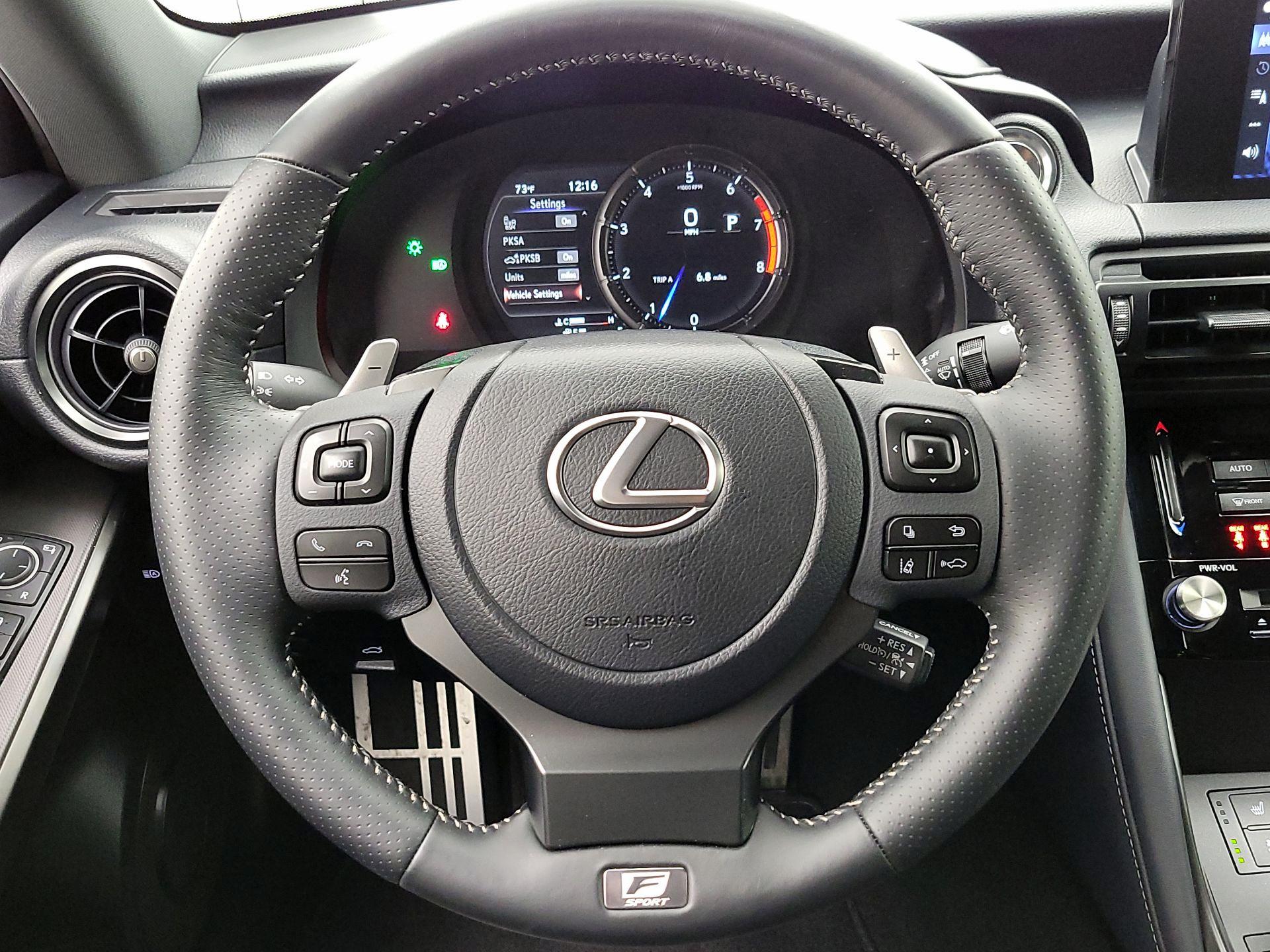 Thumbnail: 2025 Lexus IS - 10