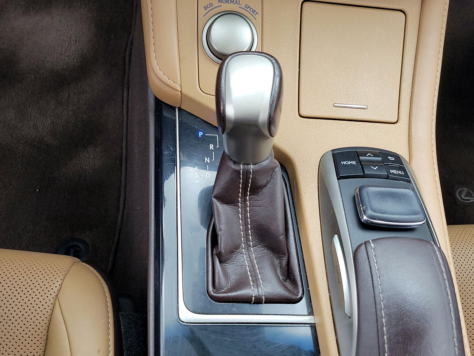 Thumbnail: 2017 Lexus ES - 18
