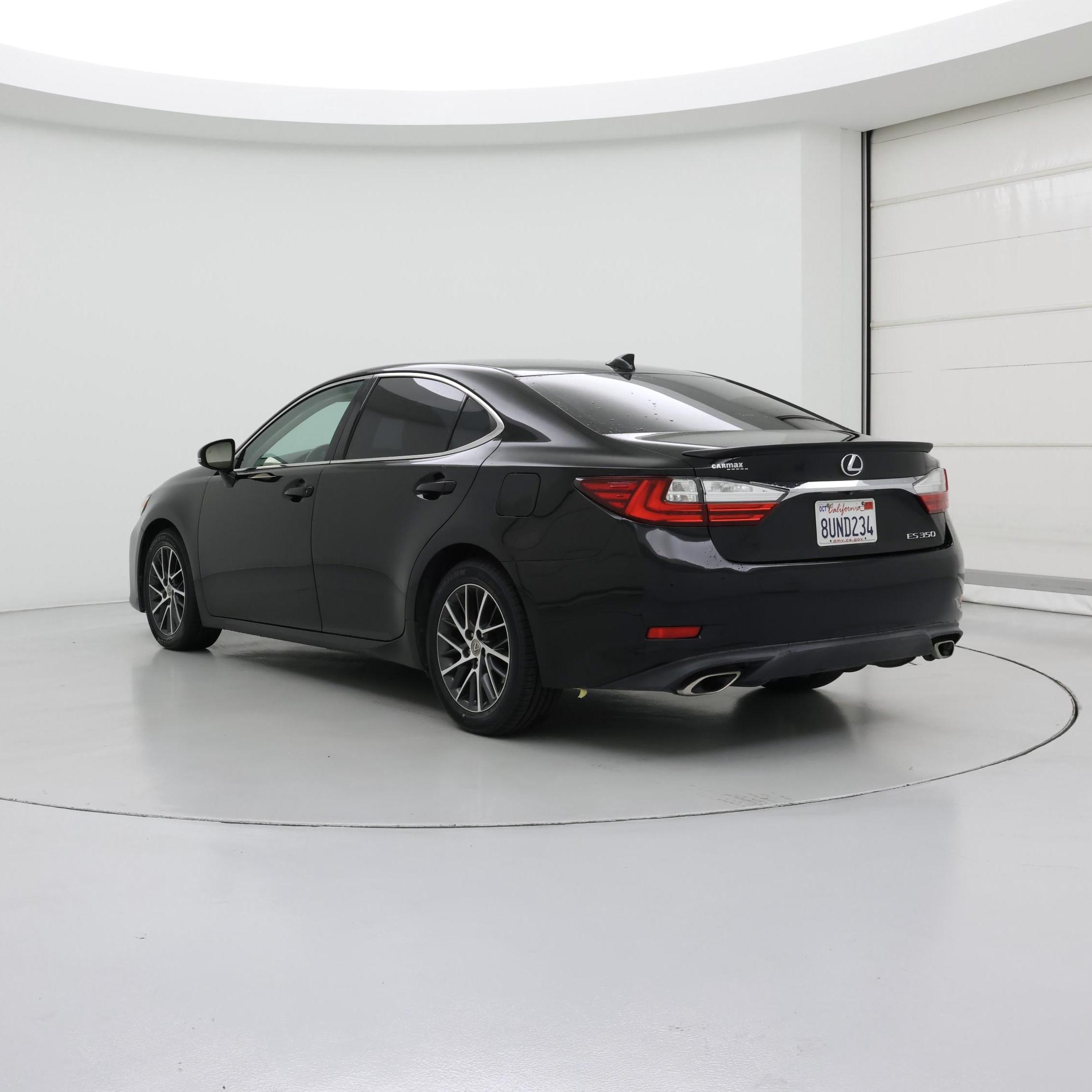 Thumbnail: 2017 Lexus ES - 2