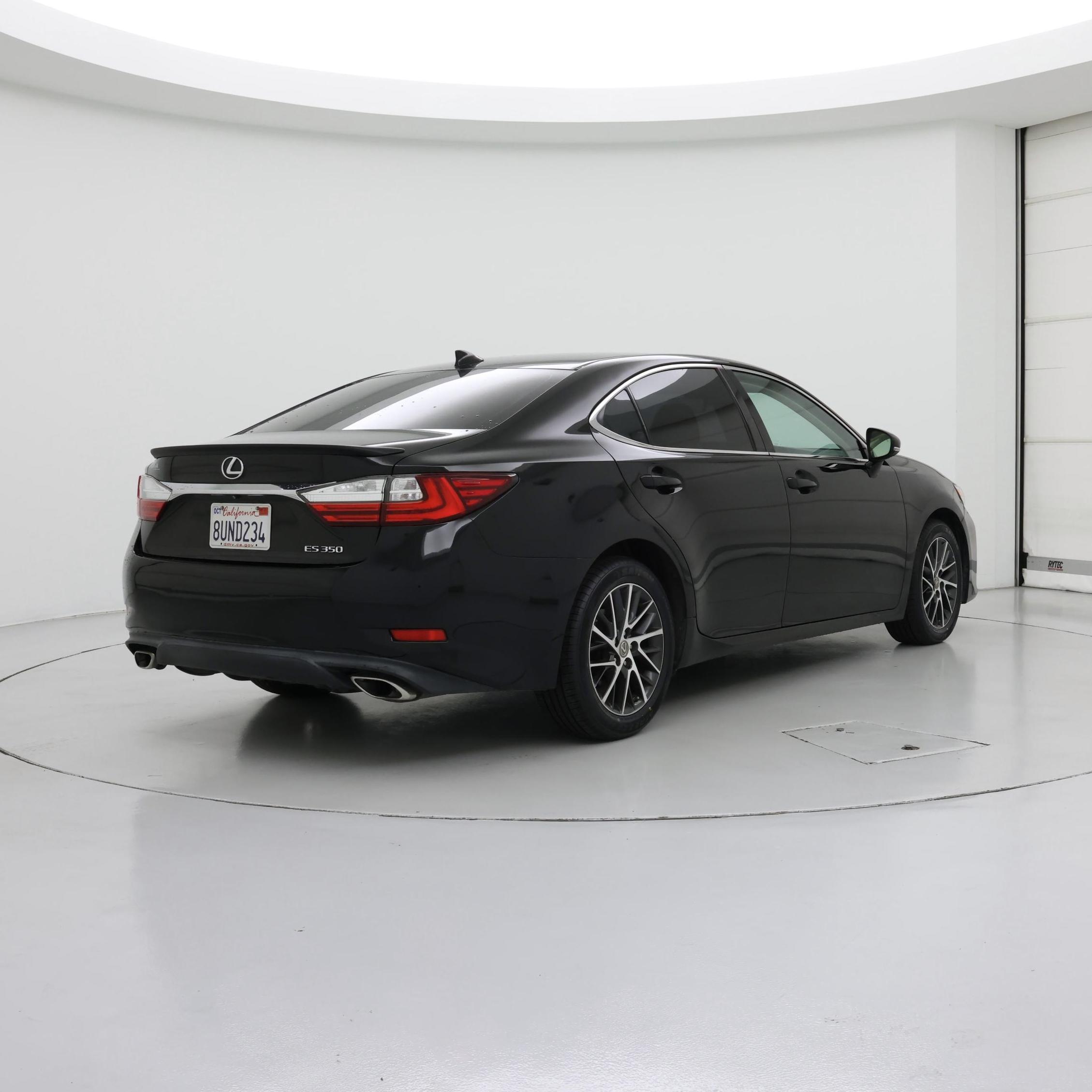 Thumbnail: 2017 Lexus ES - 8