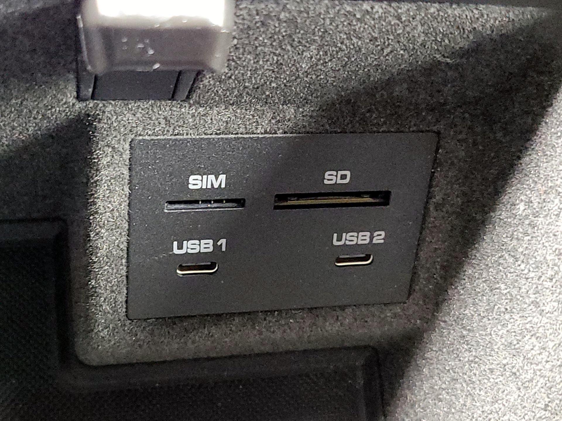 Thumbnail: 2020 Porsche Macan - 19