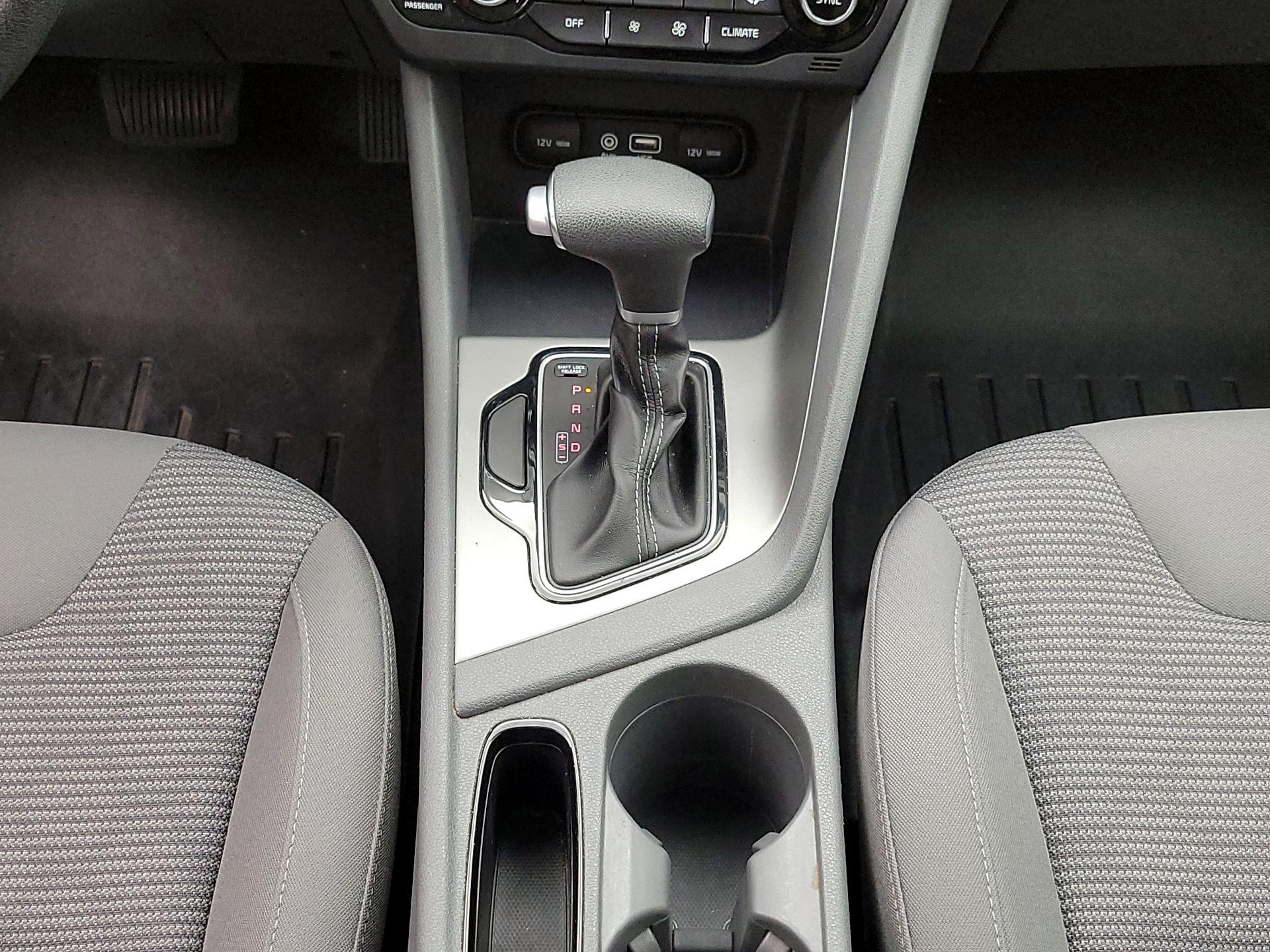 Thumbnail: 2018 Kia Niro - 17