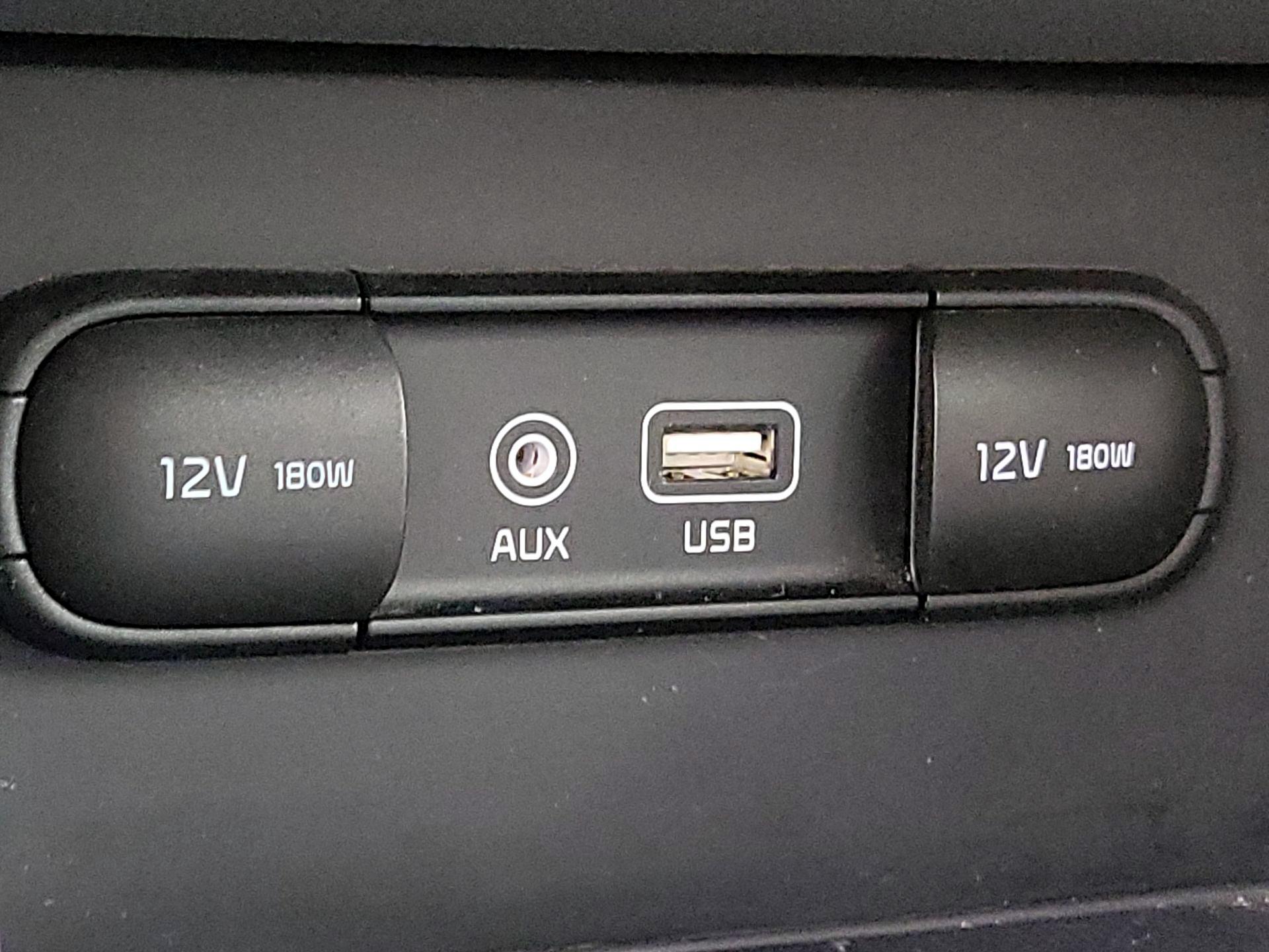 Thumbnail: 2018 Kia Niro - 18