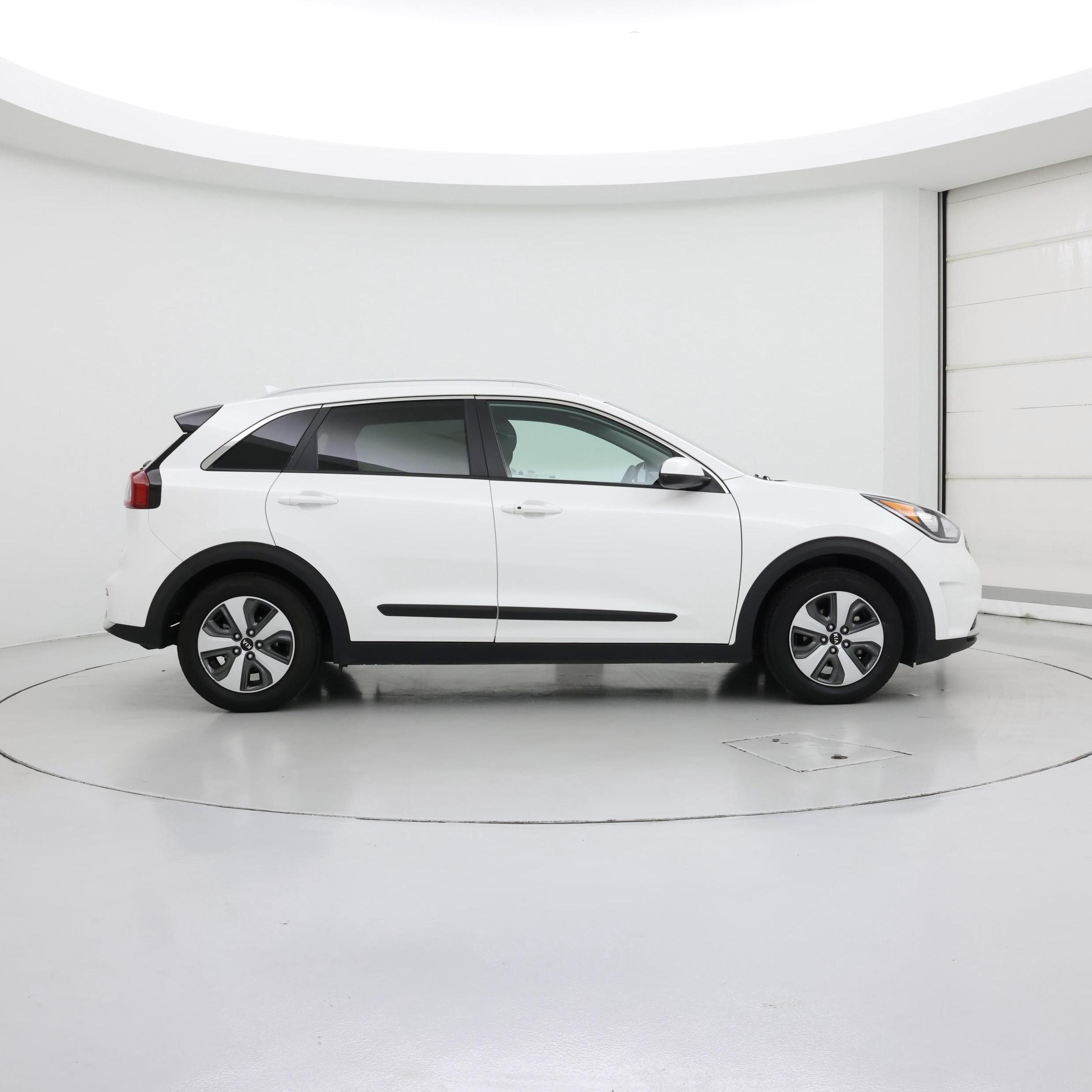 Thumbnail: 2018 Kia Niro - 7