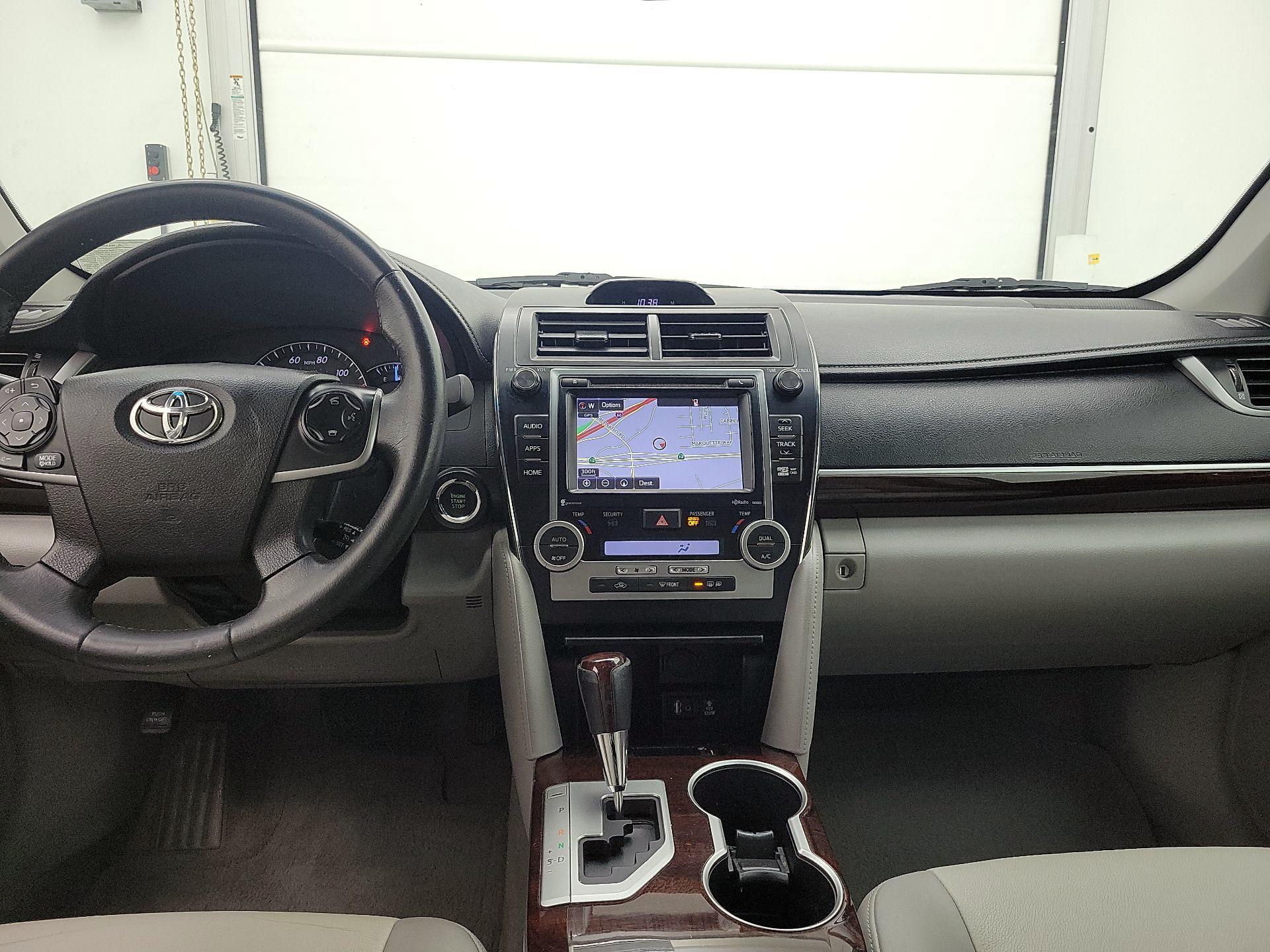 Thumbnail: 2014 Toyota Camry - 9