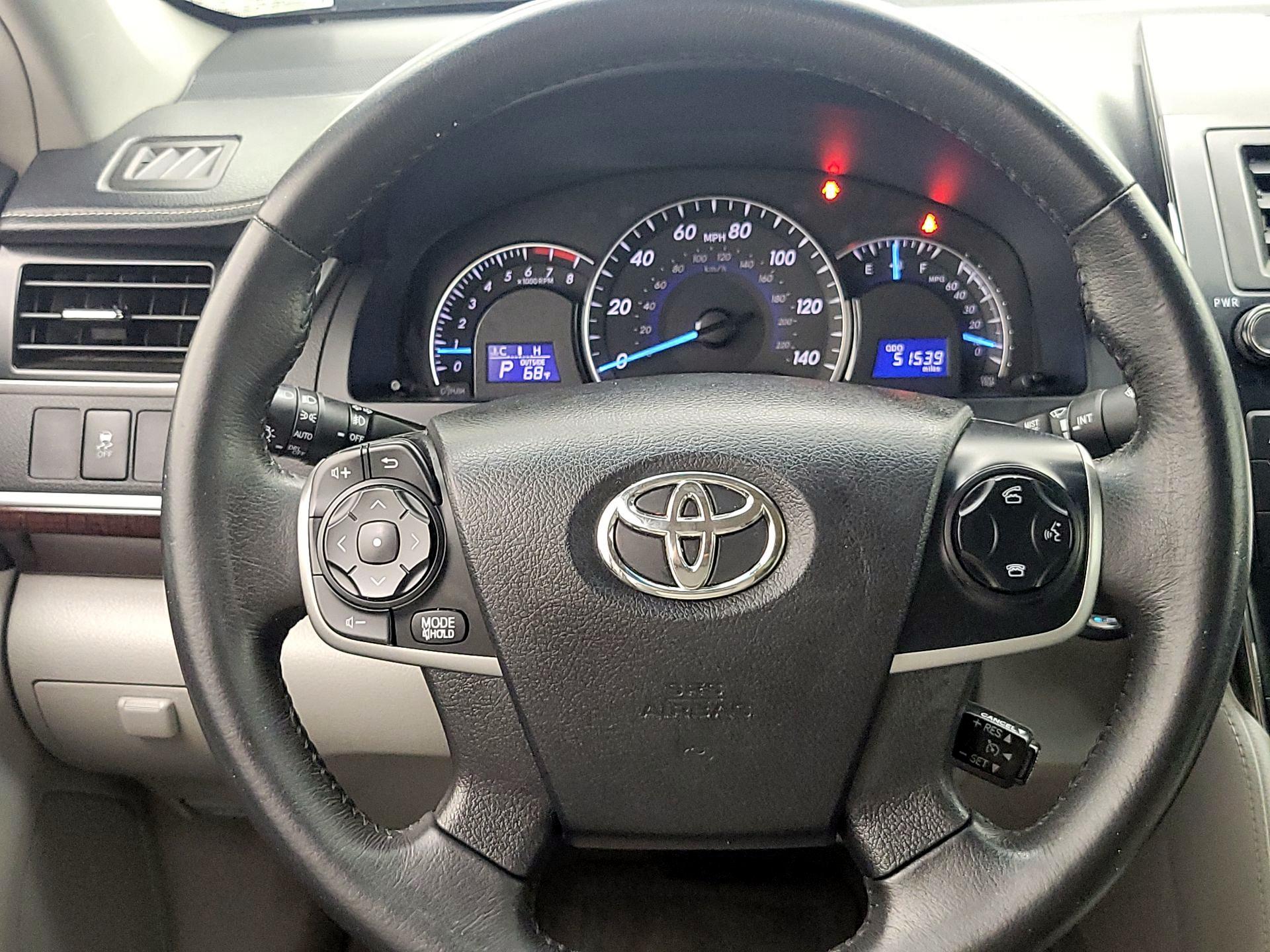 Thumbnail: 2014 Toyota Camry - 10