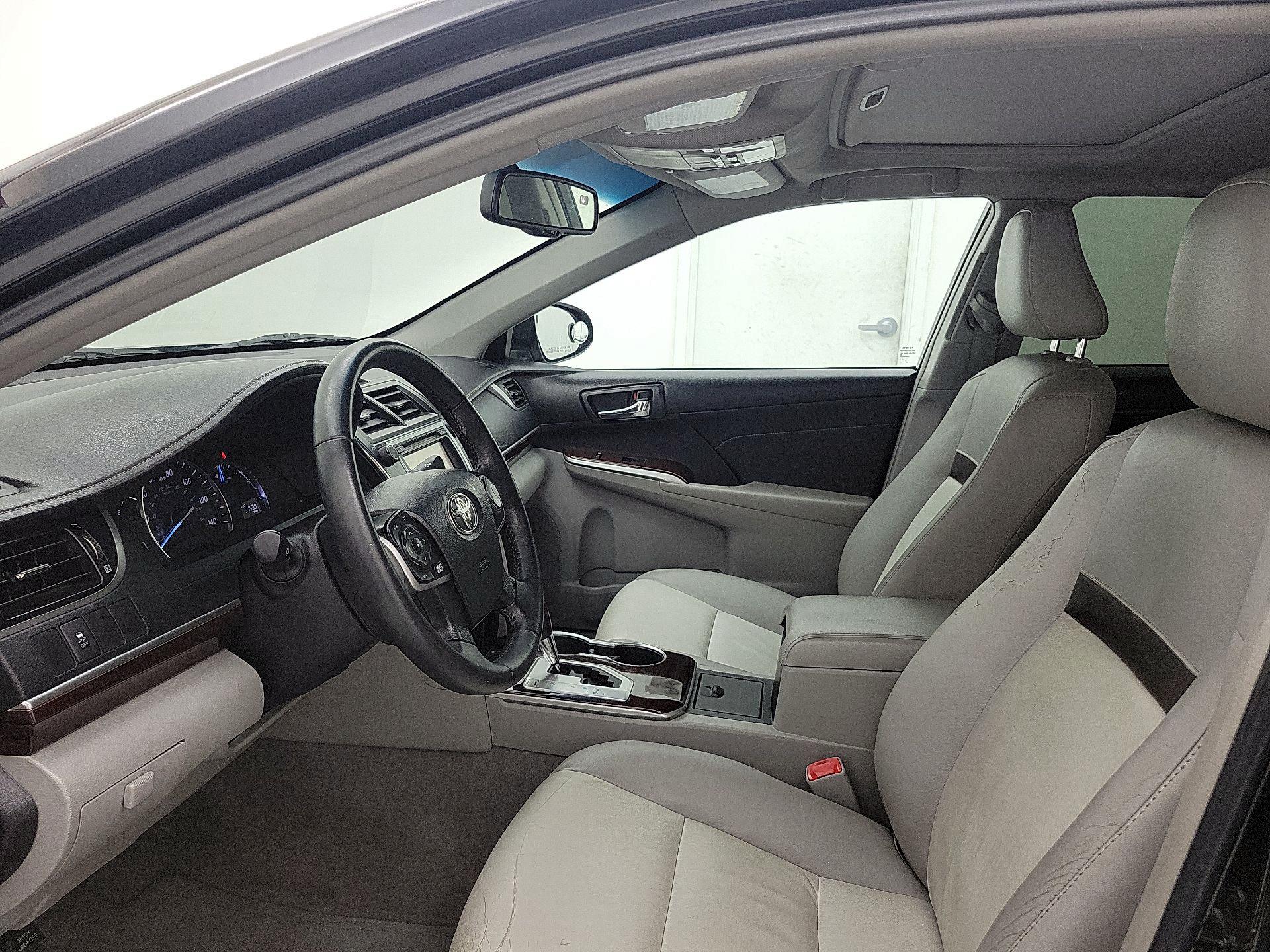 Thumbnail: 2014 Toyota Camry - 11