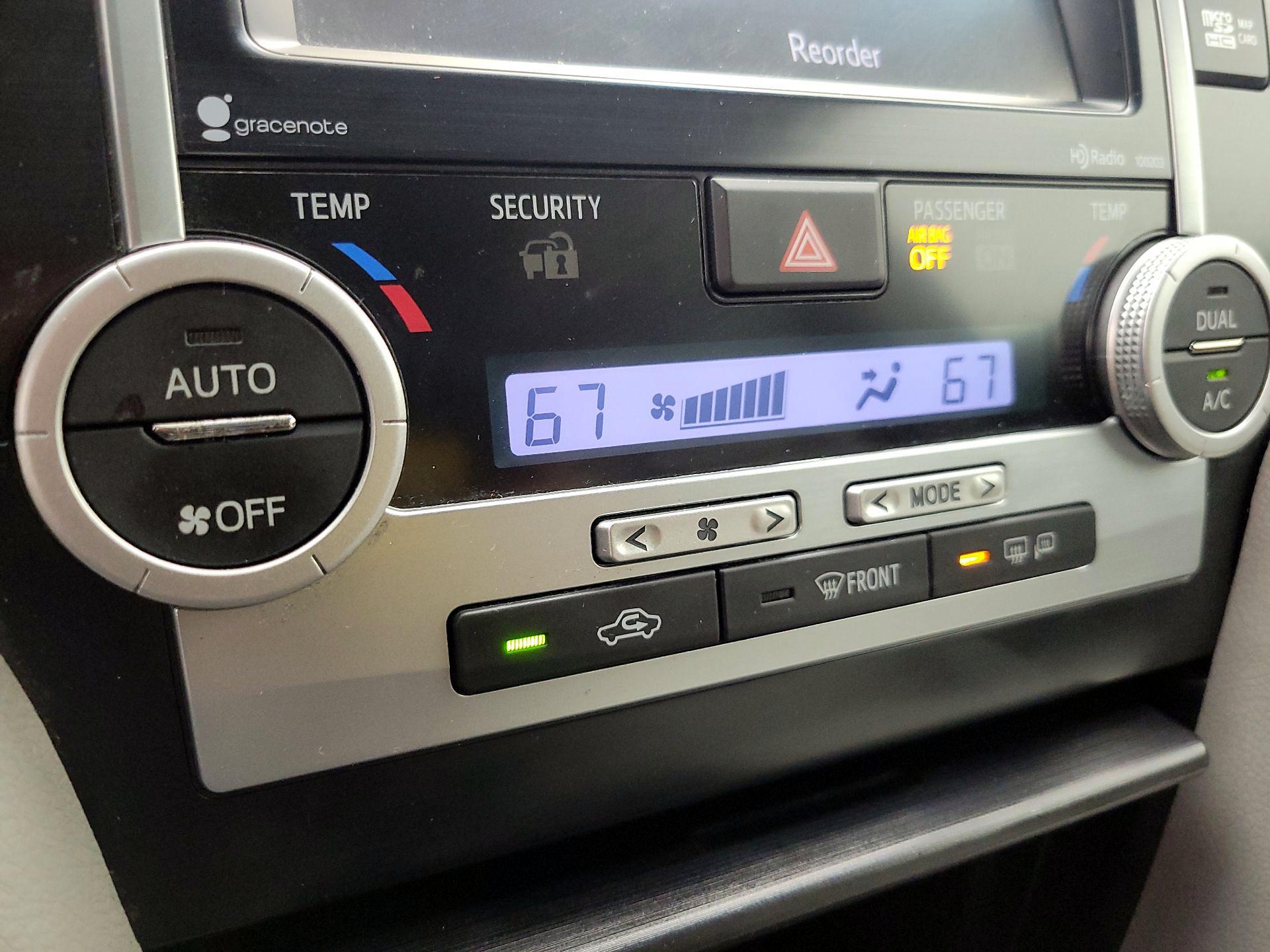 Thumbnail: 2014 Toyota Camry - 17