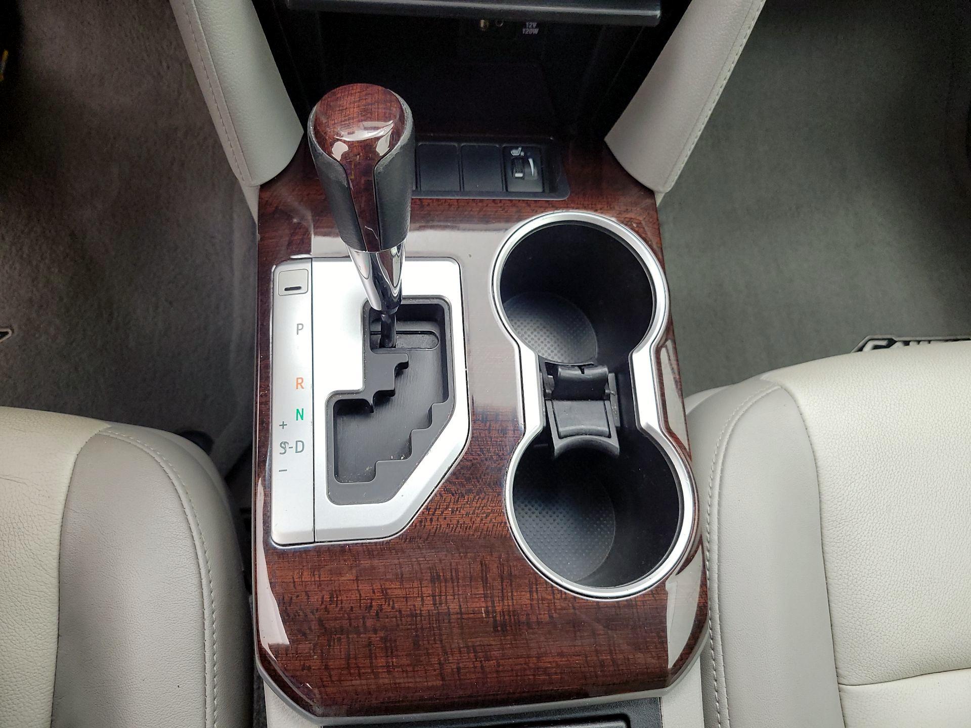 Thumbnail: 2014 Toyota Camry - 18