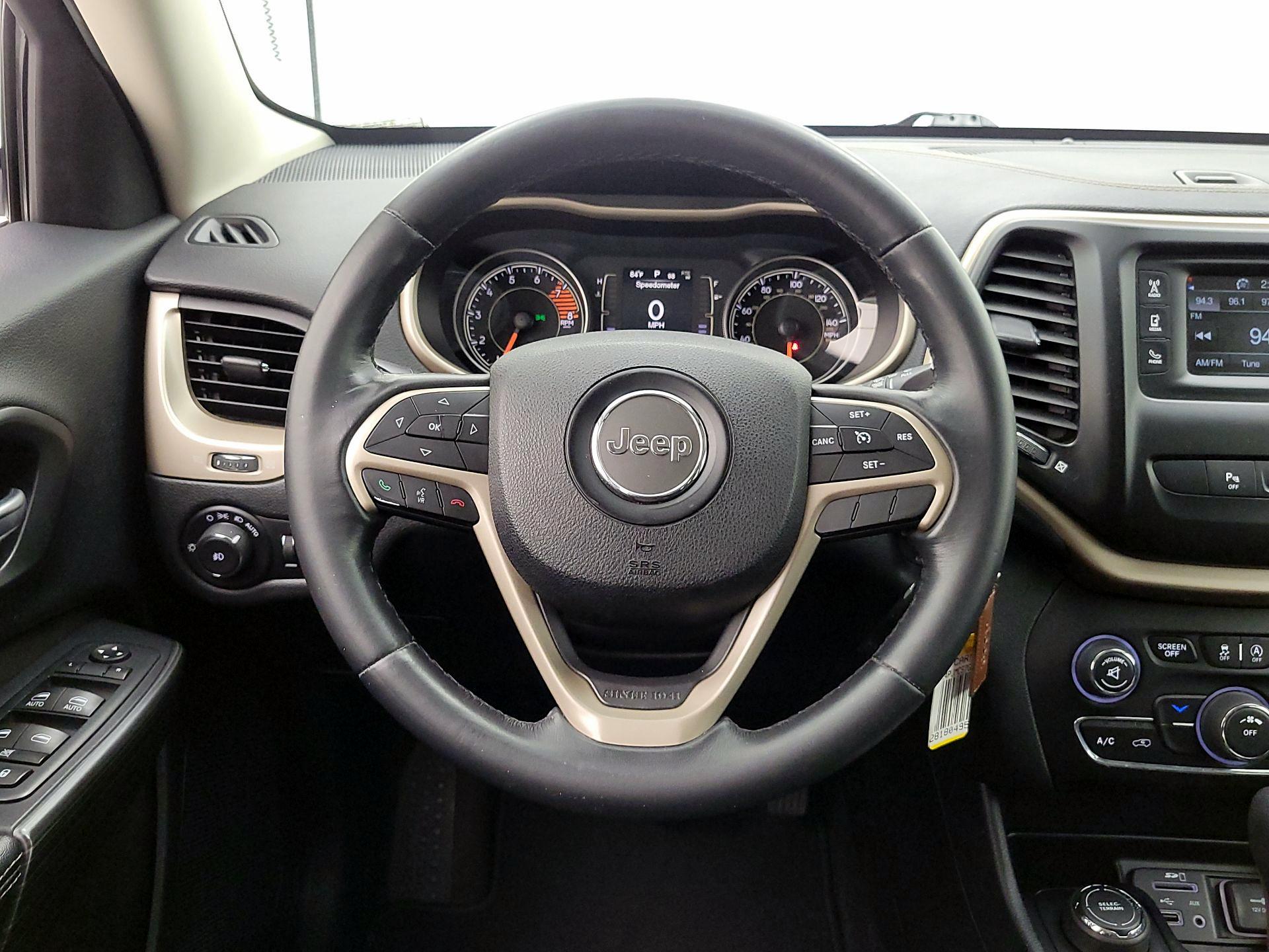 Thumbnail: 2016 Jeep Cherokee - 10