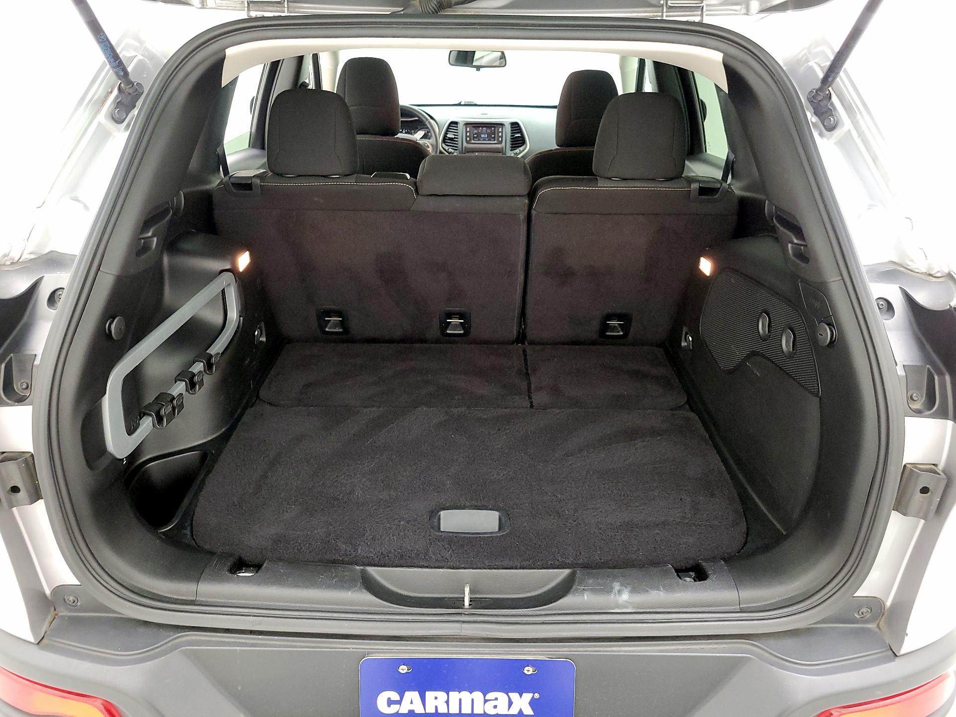 Thumbnail: 2016 Jeep Cherokee - 20