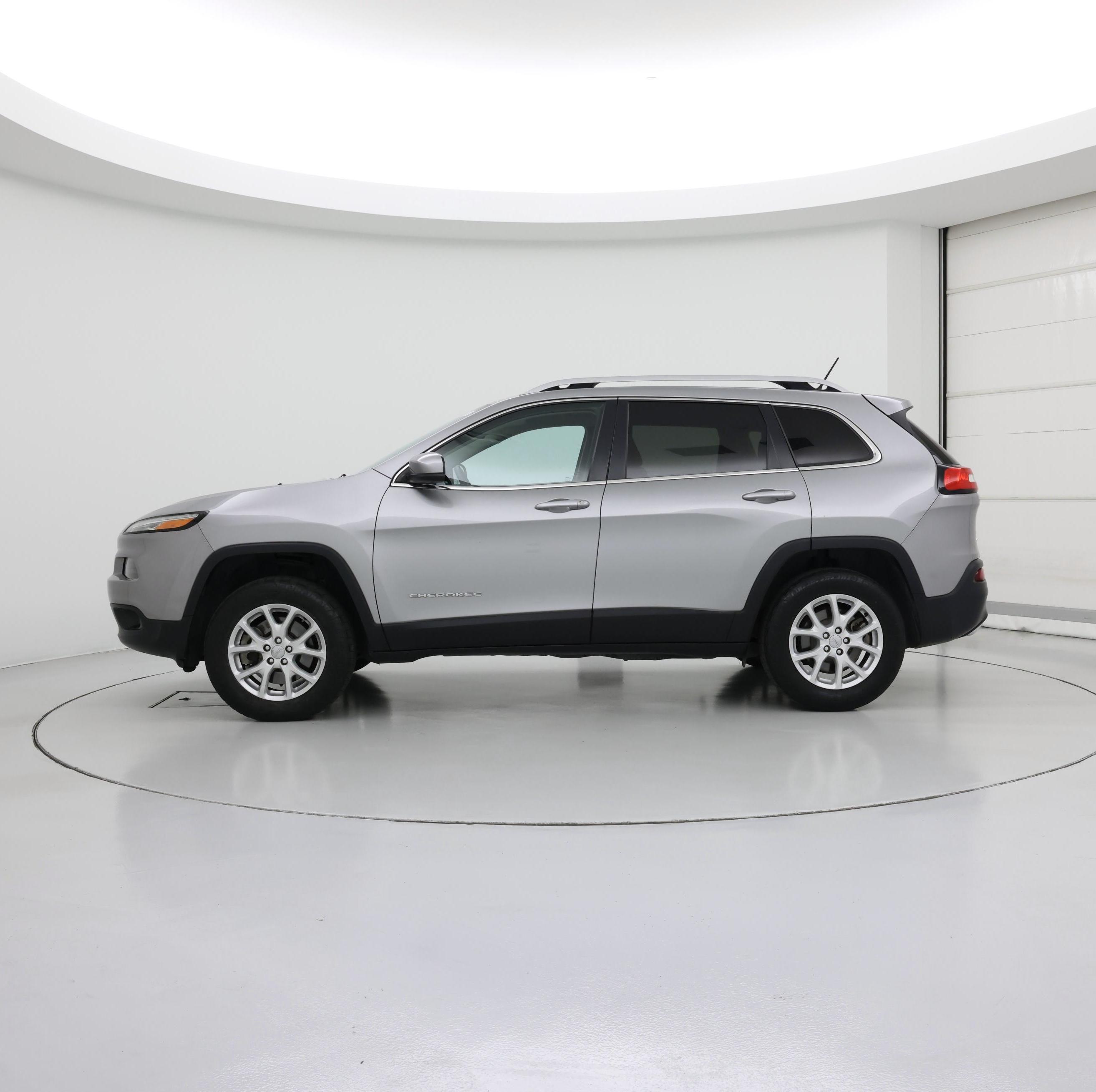 Thumbnail: 2016 Jeep Cherokee - 3