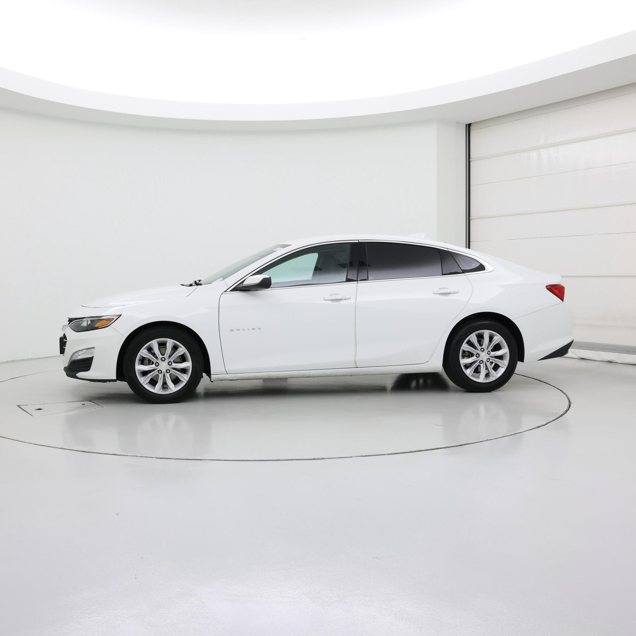 Thumbnail: 2023 Chevrolet Malibu - 3