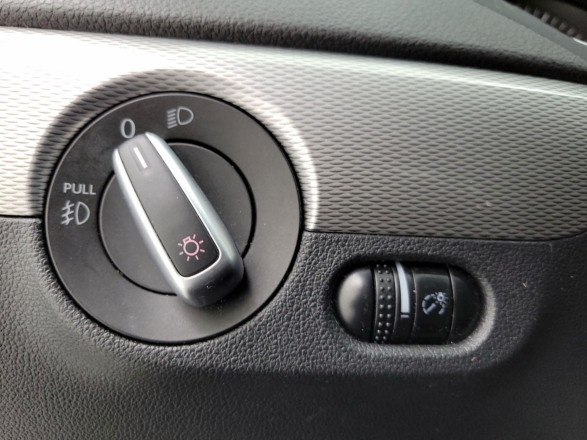 Thumbnail: 2015 Volkswagen Jetta - 13