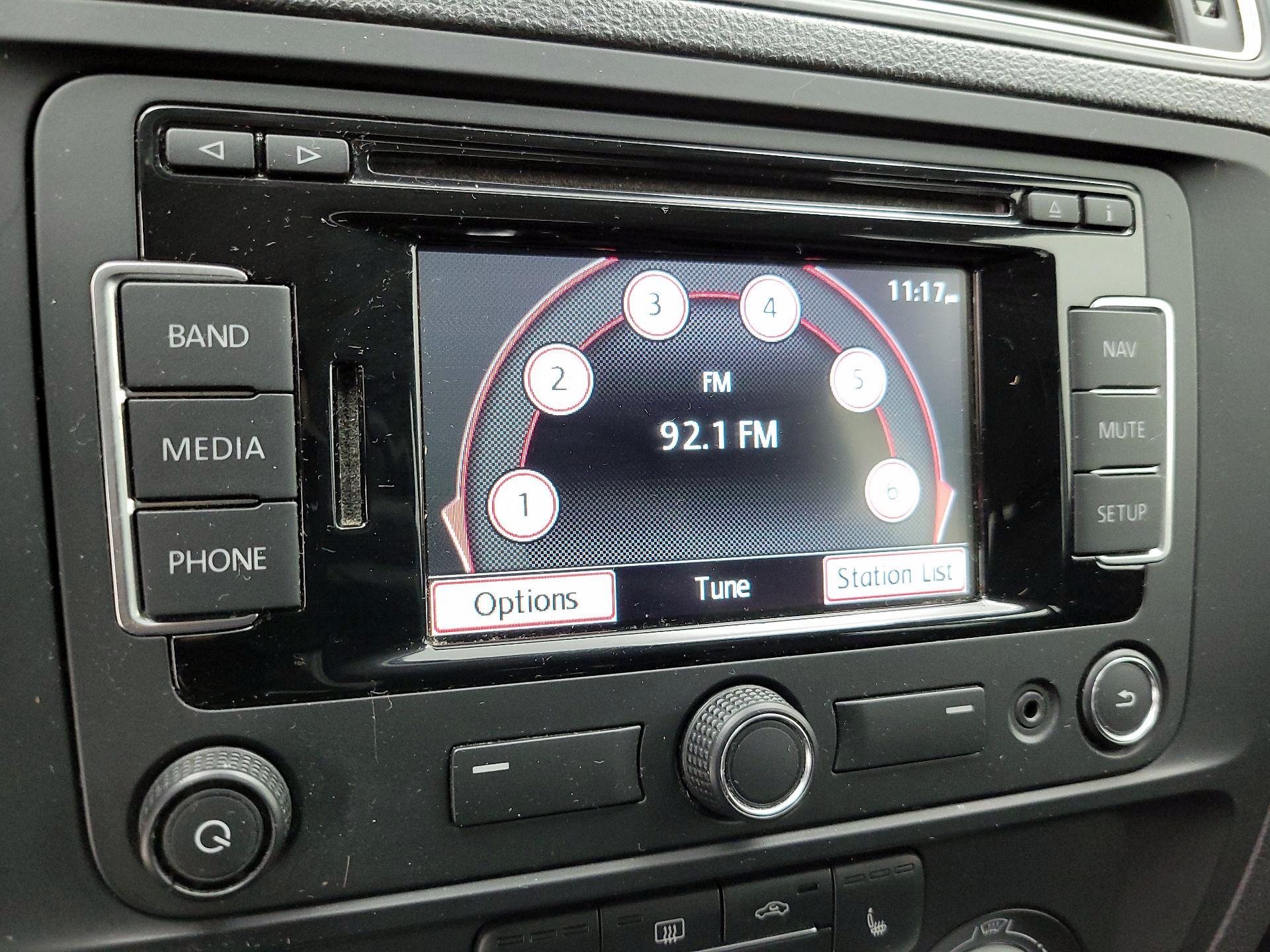 Thumbnail: 2015 Volkswagen Jetta - 16