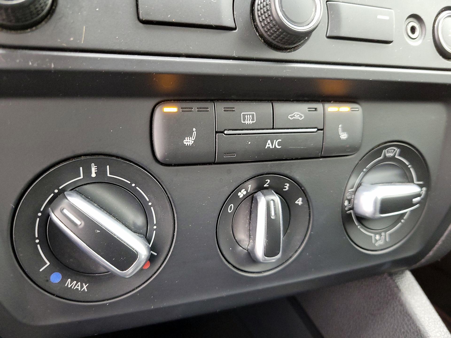 Thumbnail: 2015 Volkswagen Jetta - 17