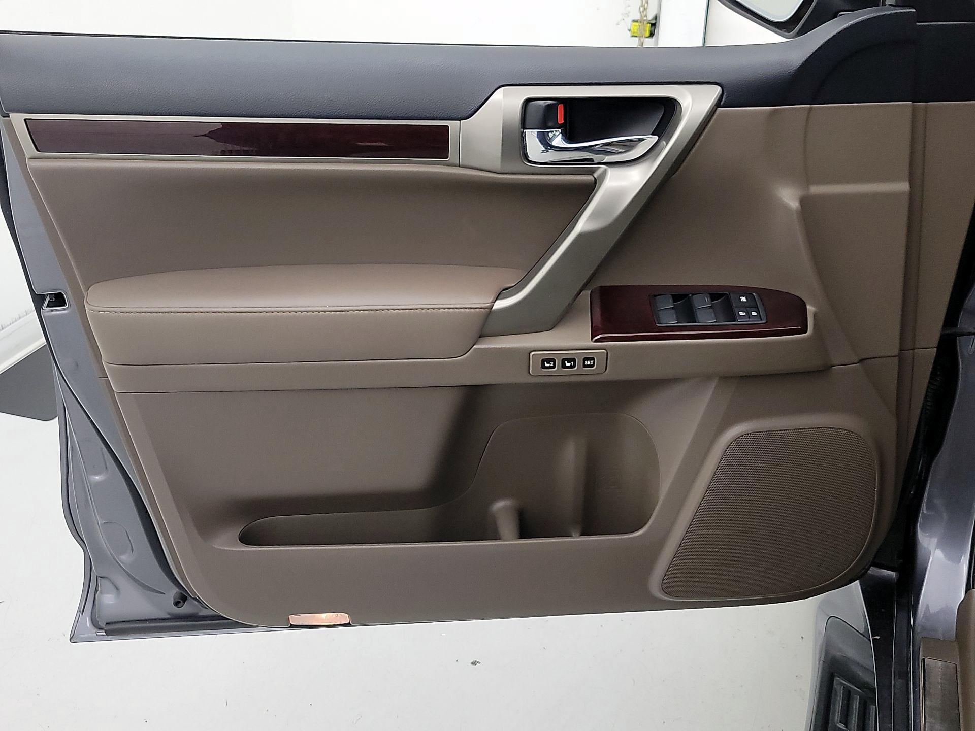 Thumbnail: 2017 Lexus GX - 12