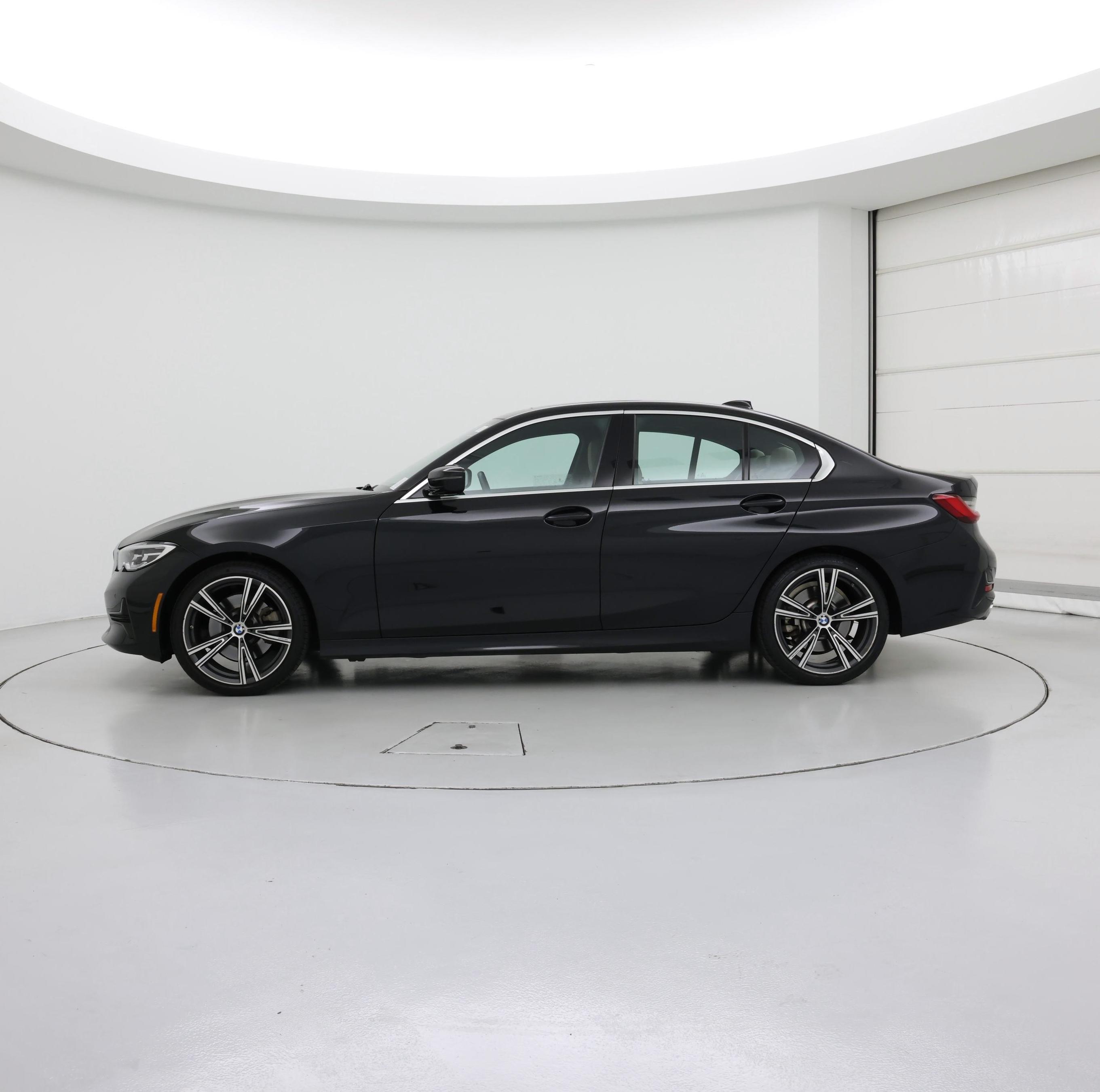 Thumbnail: 2021 BMW 3 Series - 3